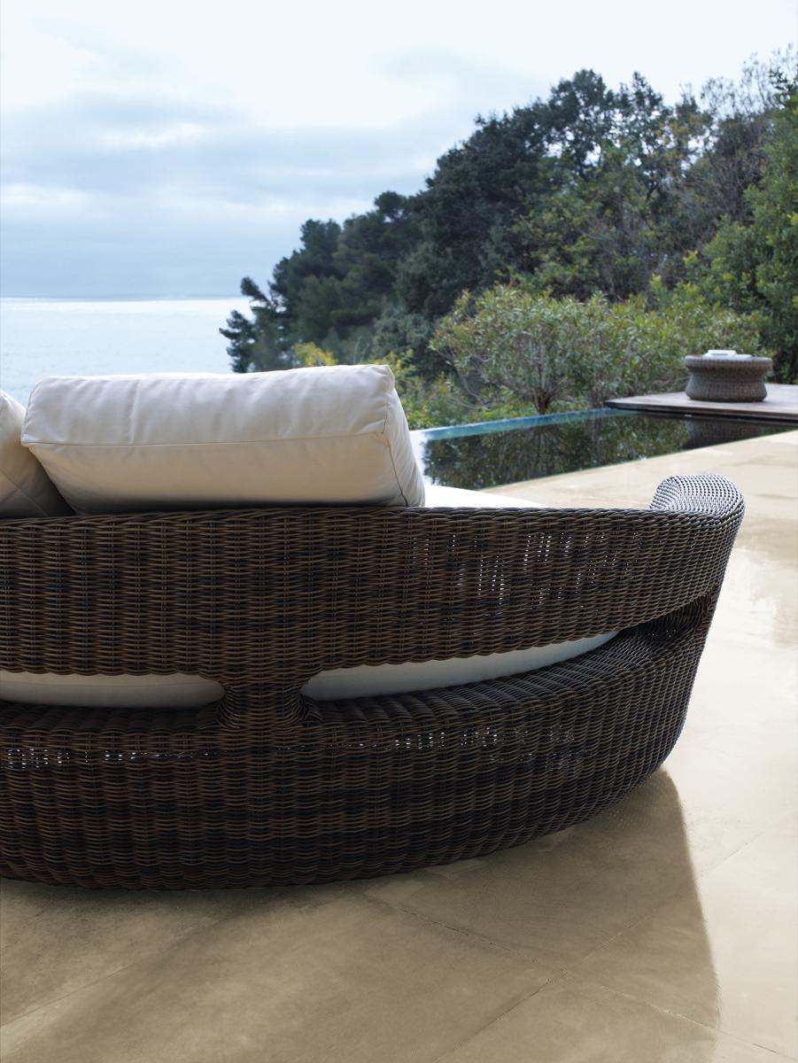 Contemporary Unopiu' Agora Sofa Island Outdoor Collection For Sale