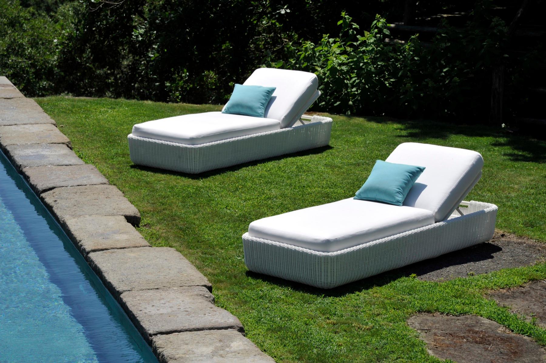 Contemporary Unopiu' Agora Sunloungers Outdoor Collection For Sale