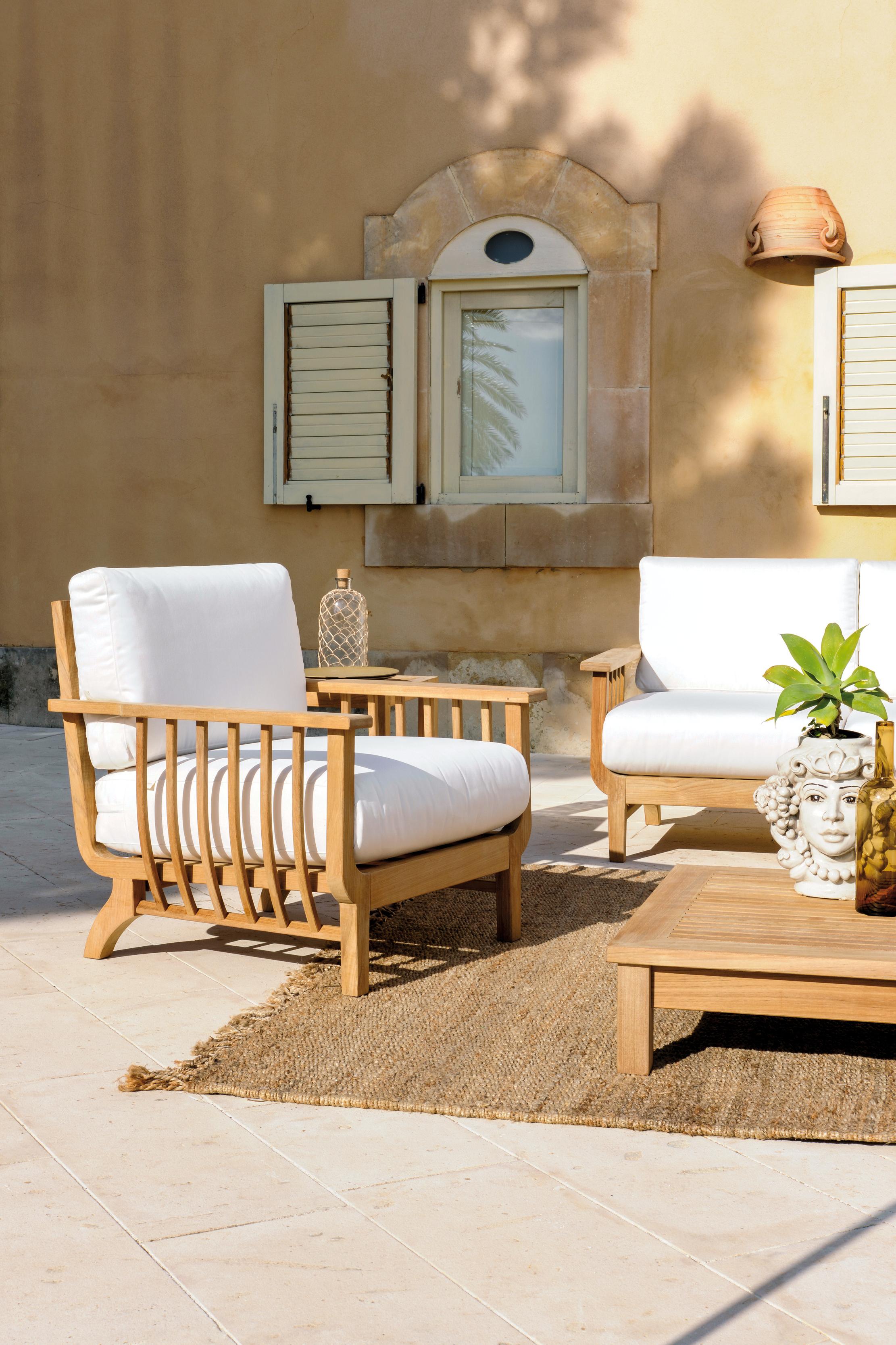 Contemporary Unopiu' Chelsea Sofa Outdoor Collection For Sale