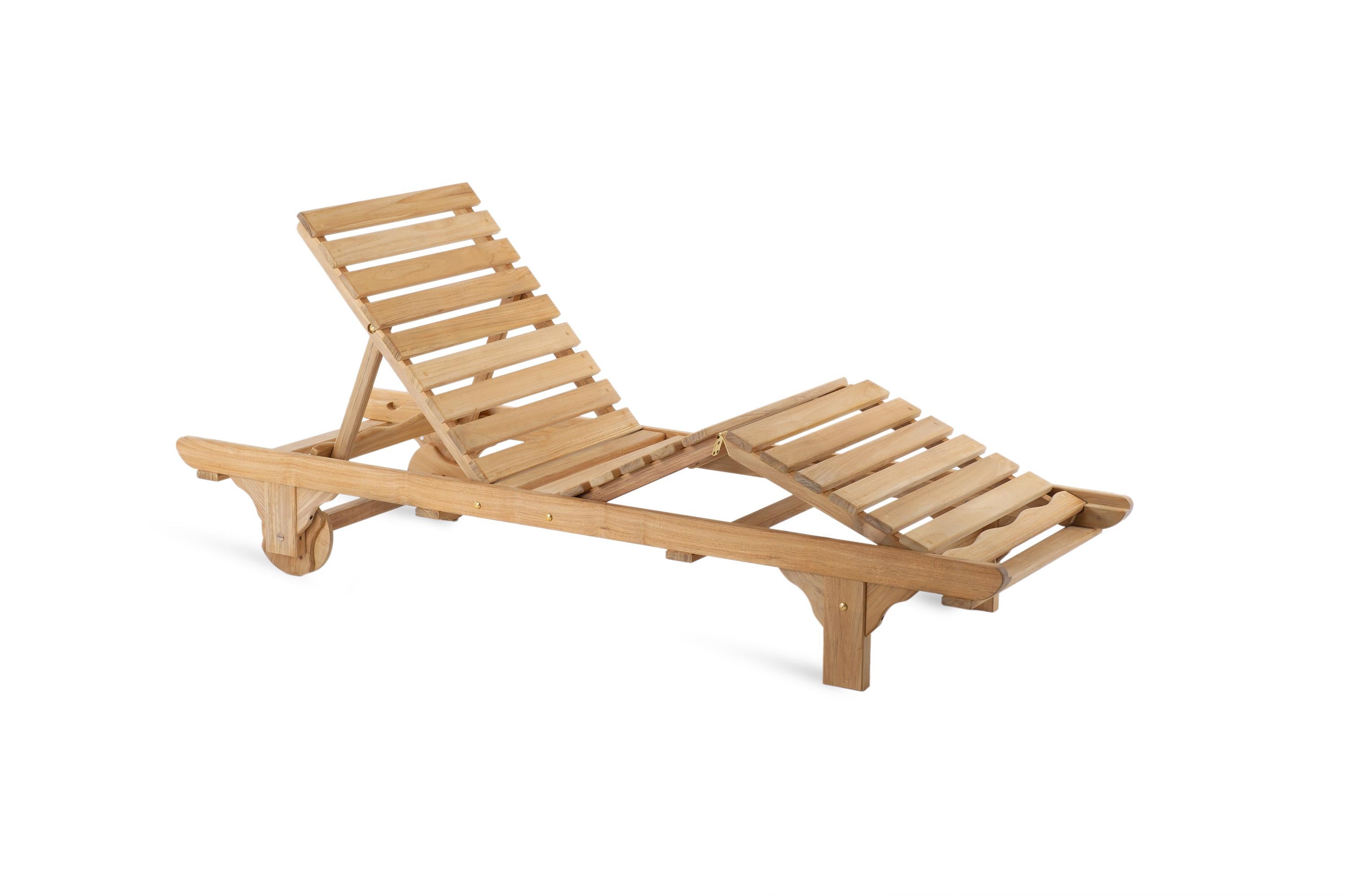Italian Unopiu' Chelsea Sunlounger Outdoor Collection For Sale