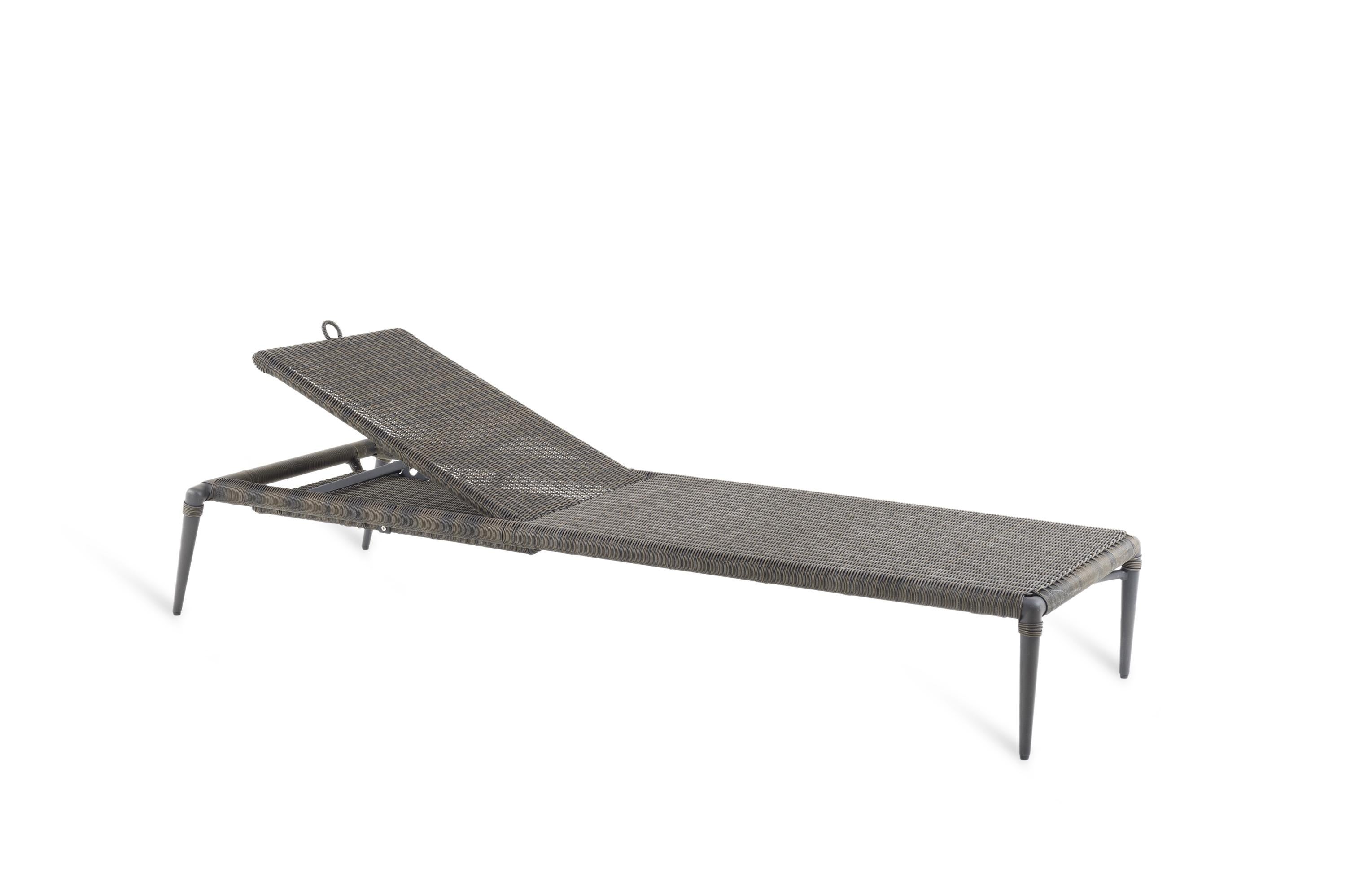 Unopiu' Experience Sunlounger Outdoor Collection In New Condition For Sale In Brooklyn, NY