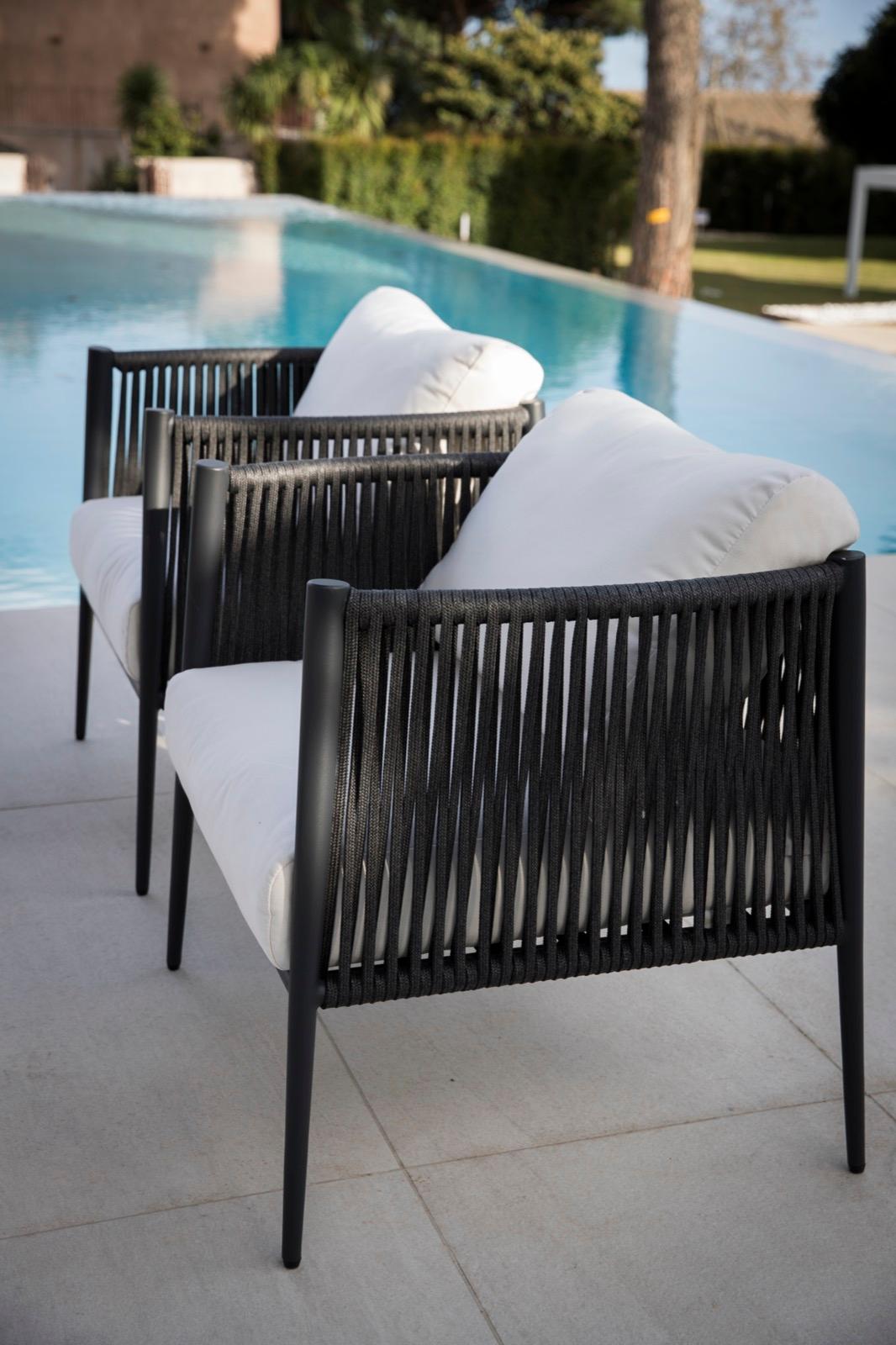Contemporary Unopiu' Luce Sofa Outdoor Collection For Sale