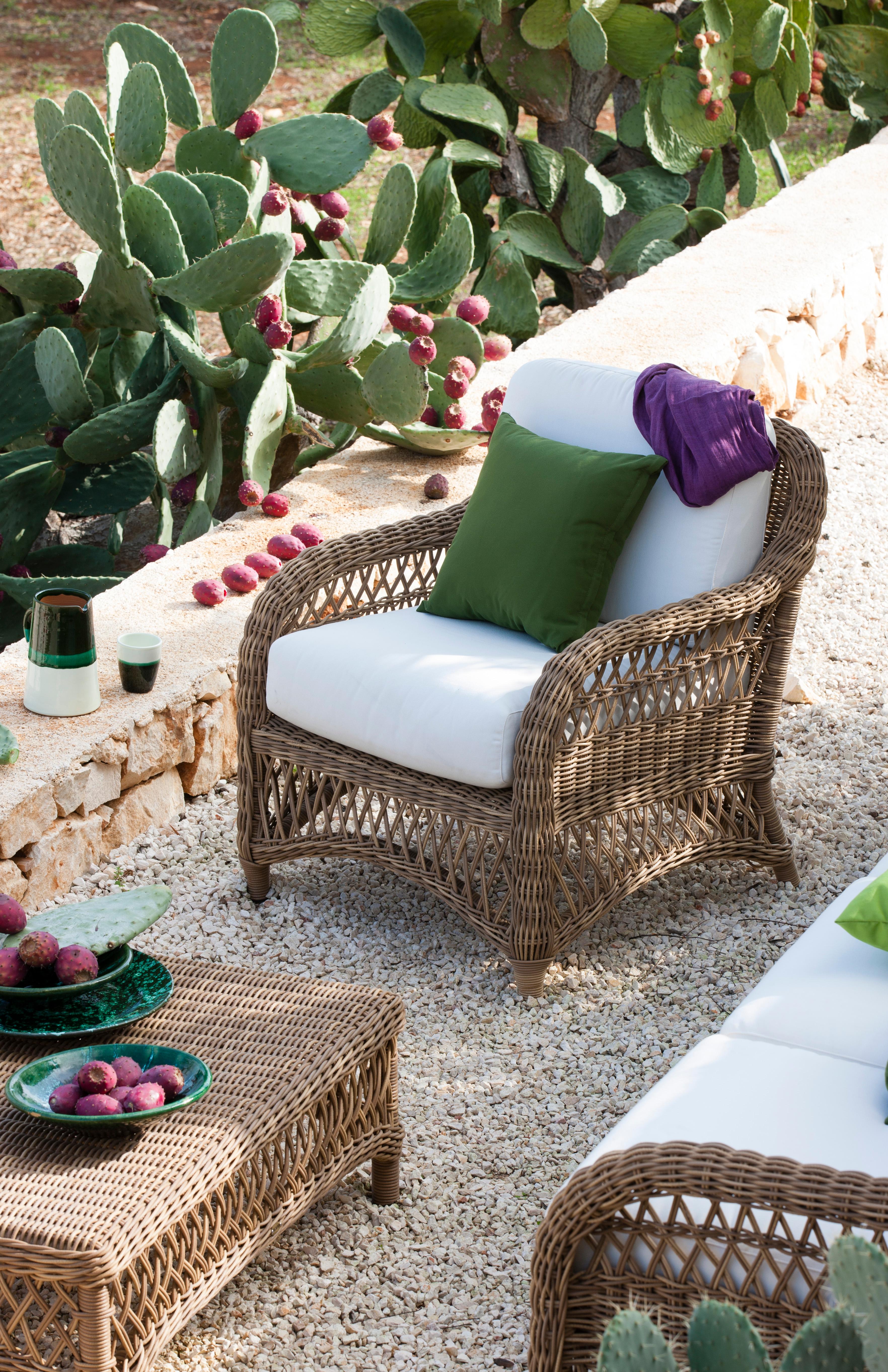 Contemporary Unopiu' Olimpia Armchair Outdoor Collection For Sale