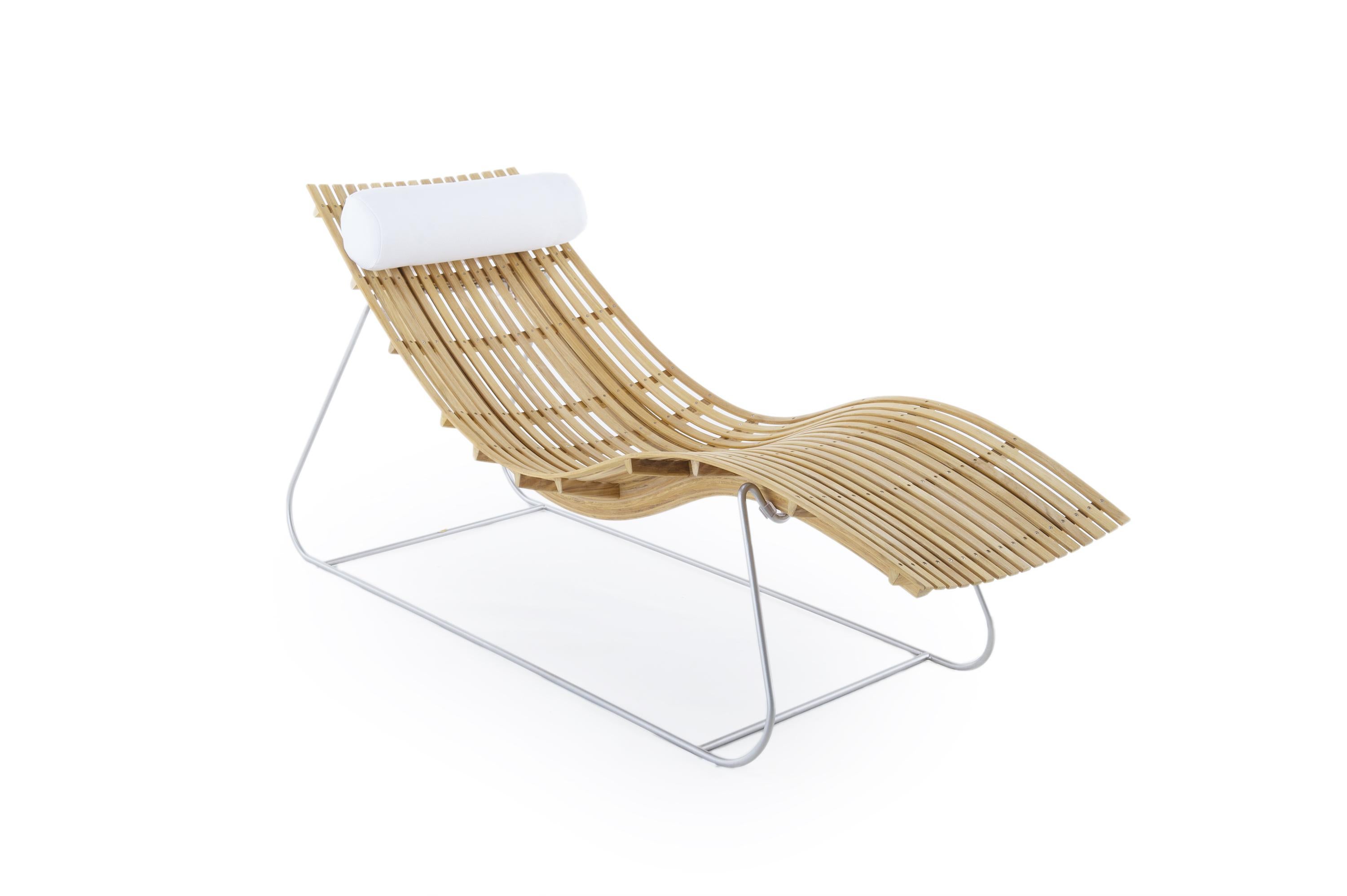 Unopiu' Swing Sunlounger Outdoor Collection In New Condition For Sale In Brooklyn, NY