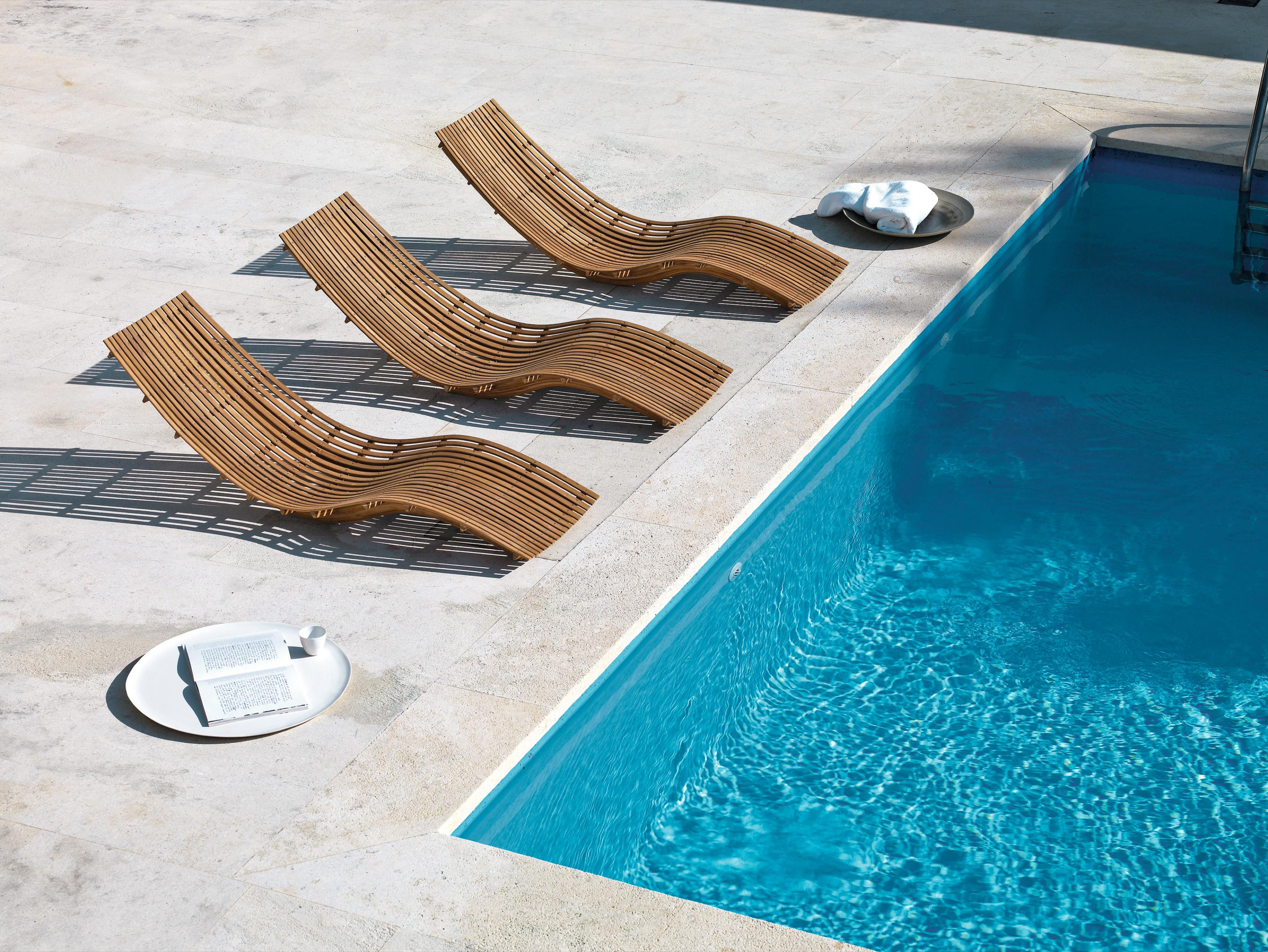Unopiu' Swing Sunlounger Outdoor Collection For Sale 3