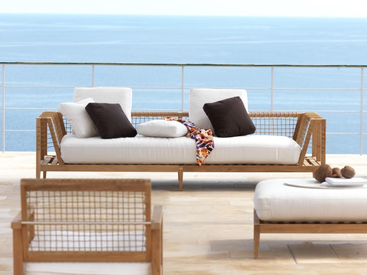 Contemporary Unopiu' Synthesis Sofa Outdoor Collection - IN STOCK For Sale