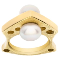 Vintage Unqiue Double Pearl Ring in 14k Yellow Gold