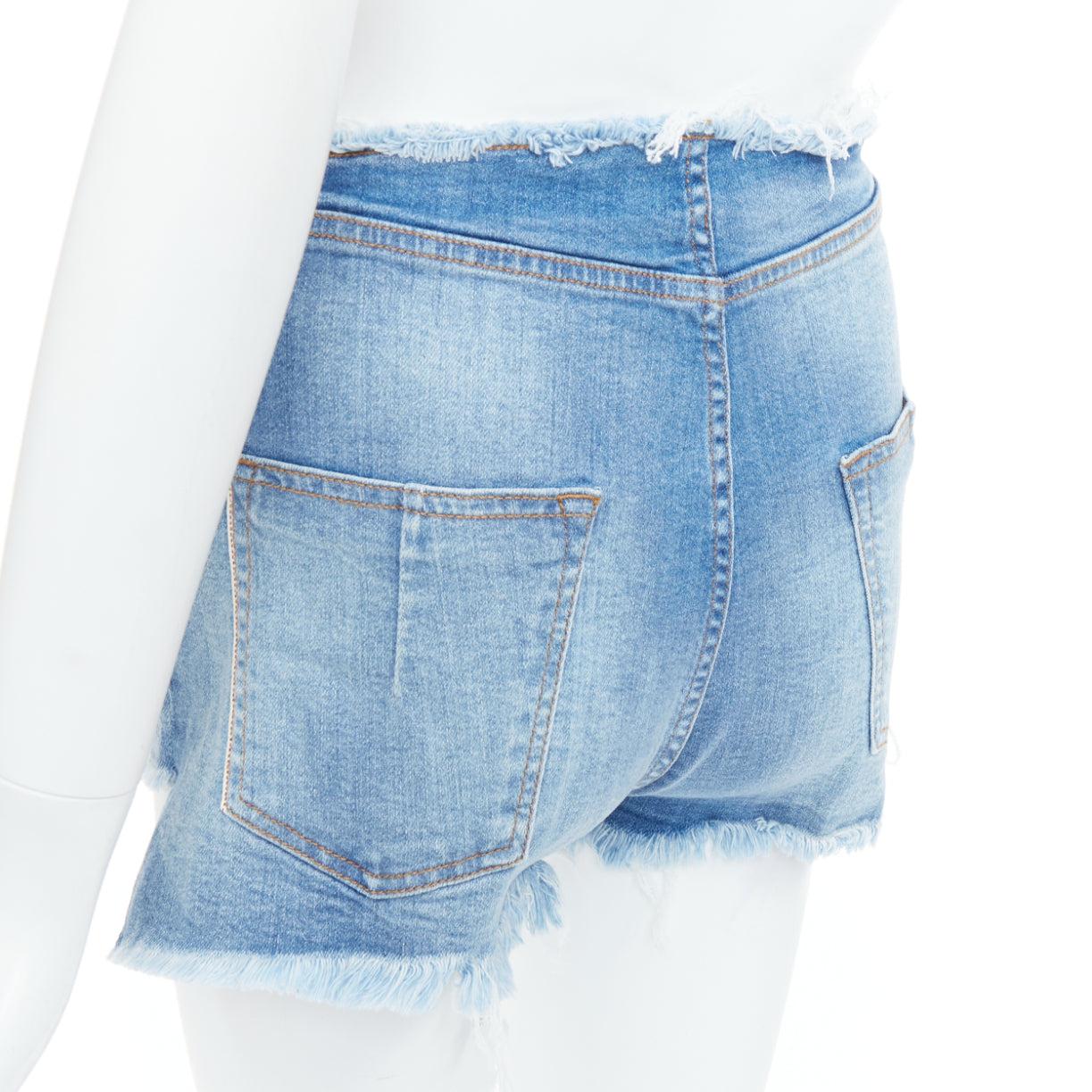 UNRAVEL PROJECT - Pantaloncini corti in denim blu lavato e bianco con lacci 25