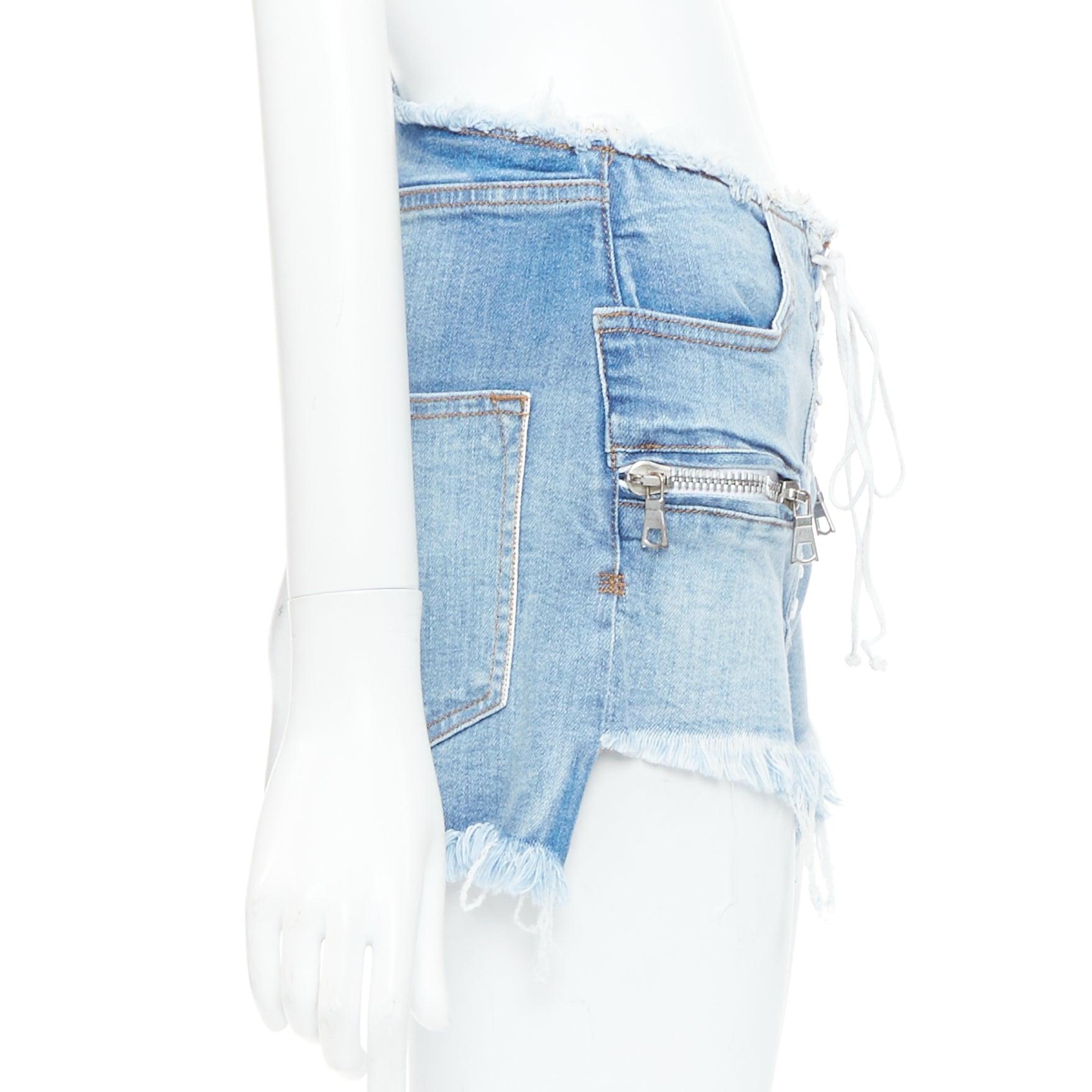 UNRAVEL PROJECT - Pantaloncini corti in denim blu lavato e bianco con lacci 25