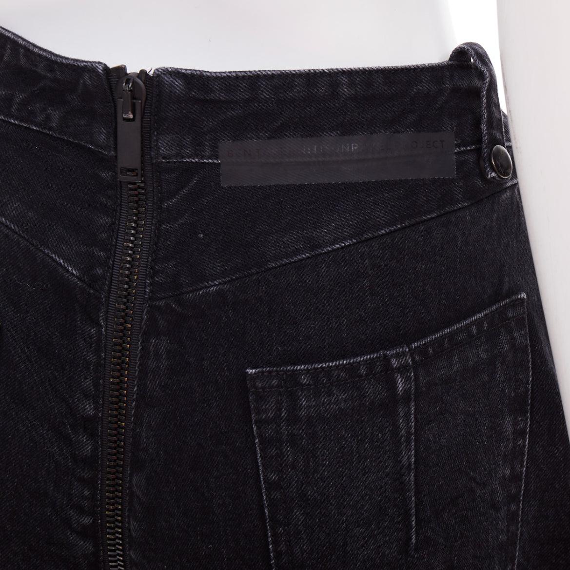 UNRAVEL PROJECT mini shorts apenados con cremallera de algodón azul oscuro 25
Referencia: AAWC/A01564
Marca: Proyecto Unravel
Material: Algodón
Color: Azul, Negro
Patrón: Sólido
Cierre: cremallera
Fabricado en: Italia

CONDICIÓN:
Estado: Excelente,