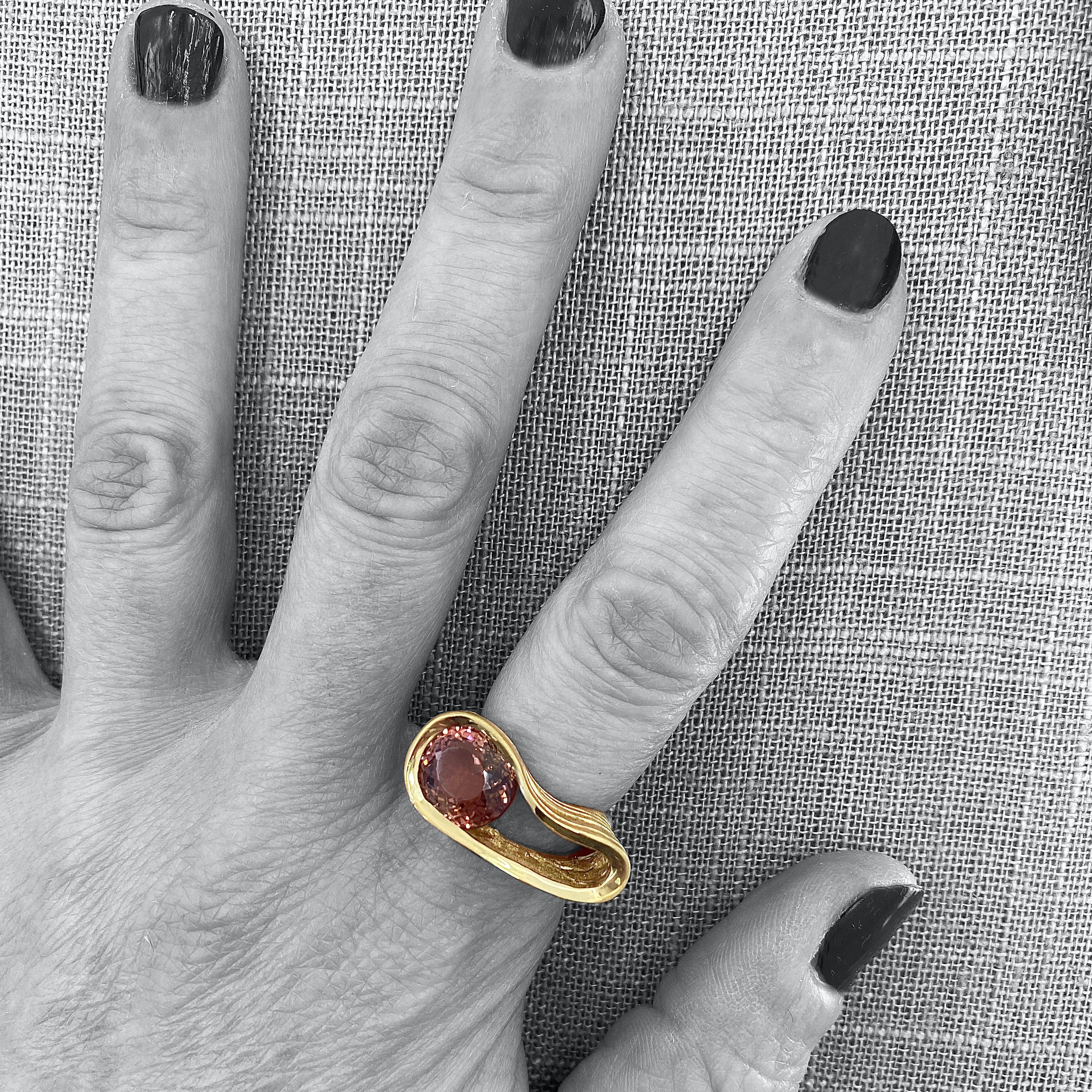 18 karat gold mercedes ring