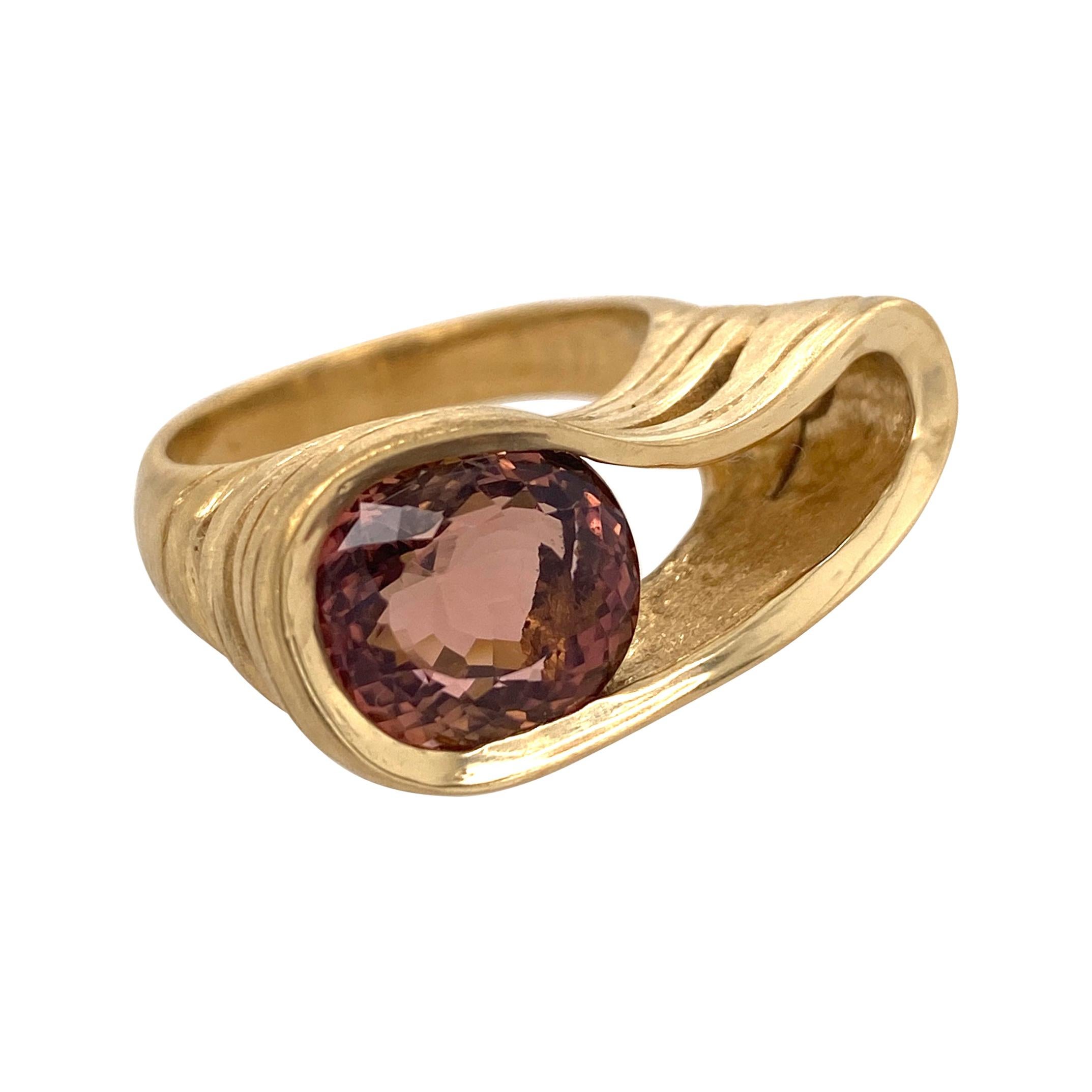 "Unraveling" Modern Cocktail Ring with Pink Tourmaline in 18 Karat Yellow Gold For Sale