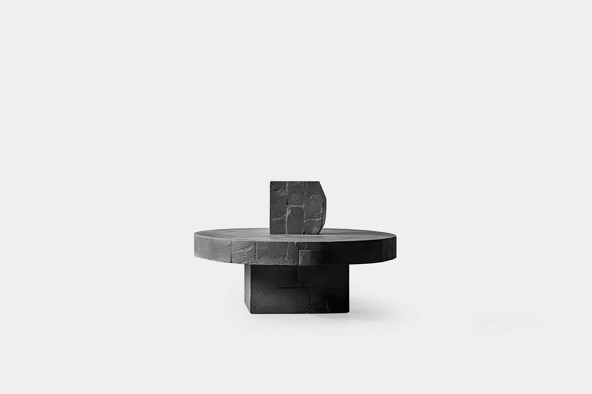 Unseen Force n° 50 : Table basse en chêne de Joel Escalona, Art-Decor Fusion


Table basse sculpturale en bois massif avec une finition naturelle à base d'eau ou carbonisée. En raison de la nature du processus de production, chaque pièce peut varier