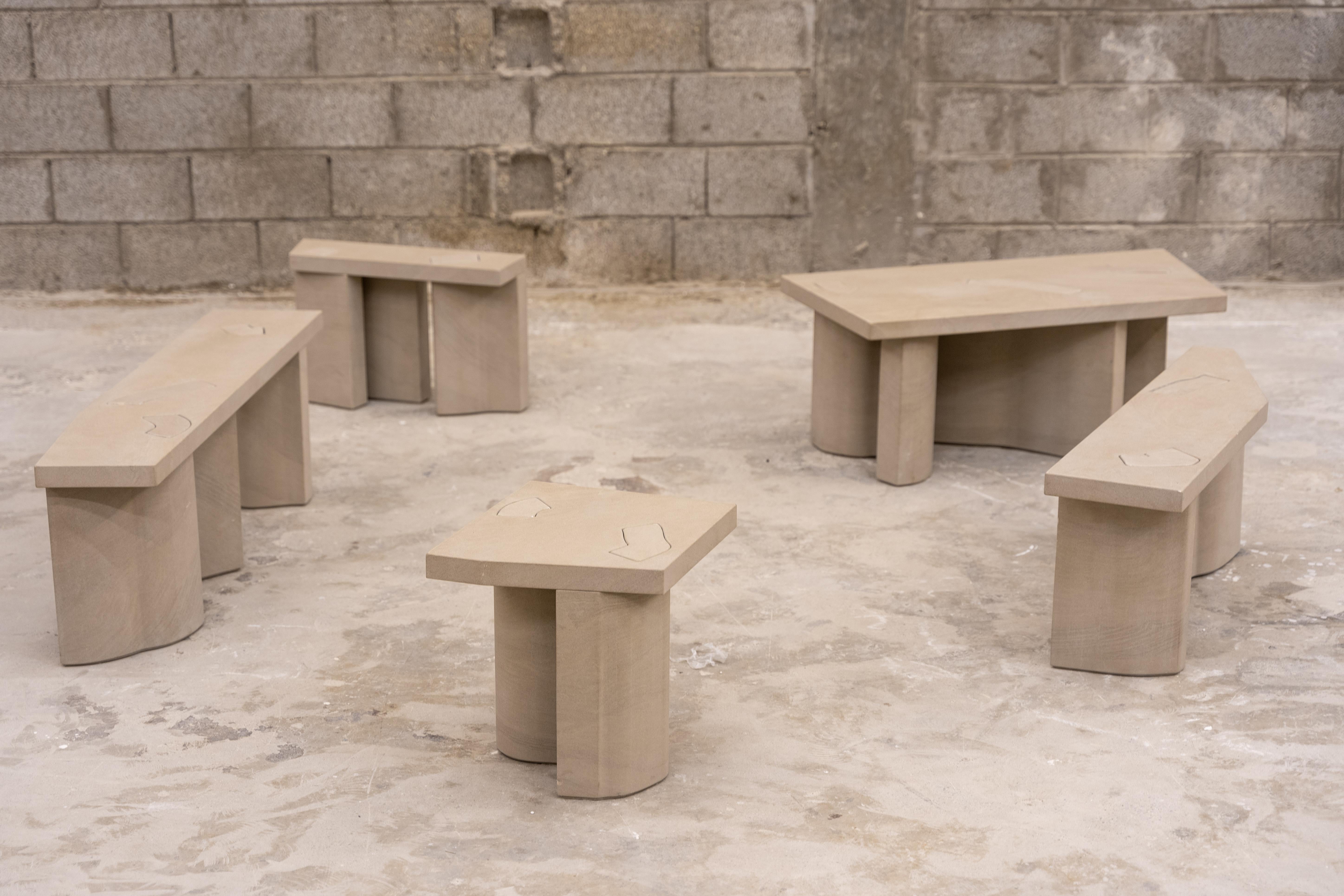 XXIe siècle et contemporain Unsighted Table 1 by Bahraini-Danish in Giallo Avorio Marble en vente