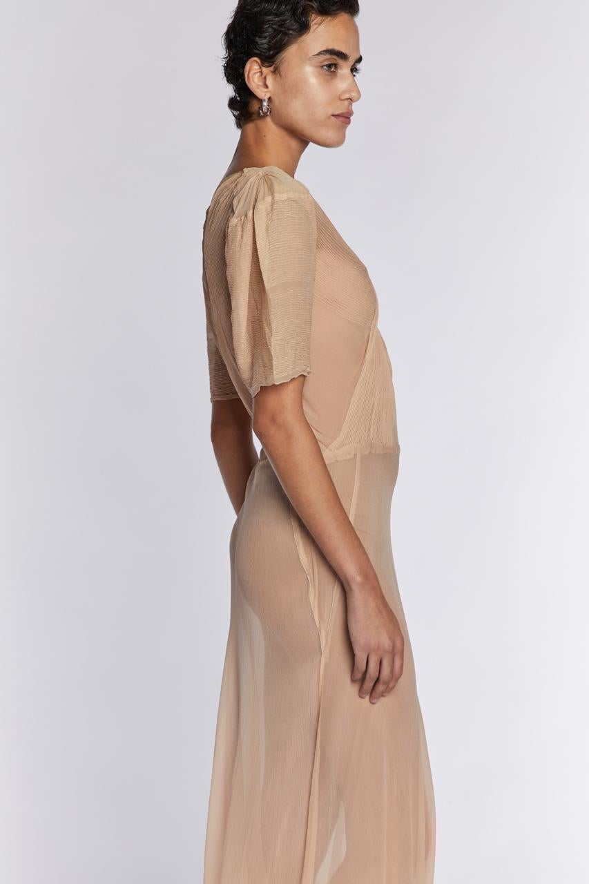 Robe en mousseline de soie blush non signée, années 1930 en vente 3