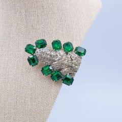 Unsigned Green Eisenberg Dress Clip