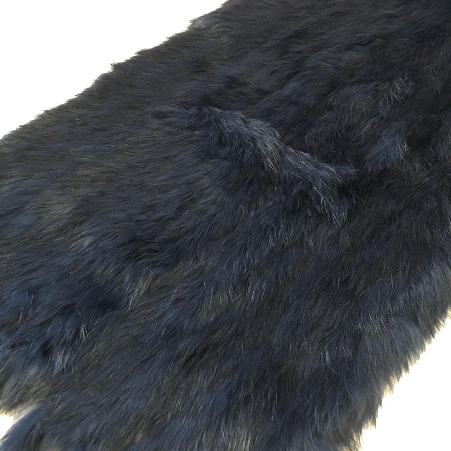 Unsigned Scarf in Dark Blue Rabbit Fur In Good Condition In Paris, FR