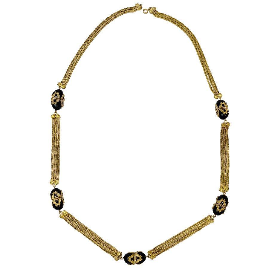 Unsigned Vintage Chain Necklace in Gilt Metal and Black pearls