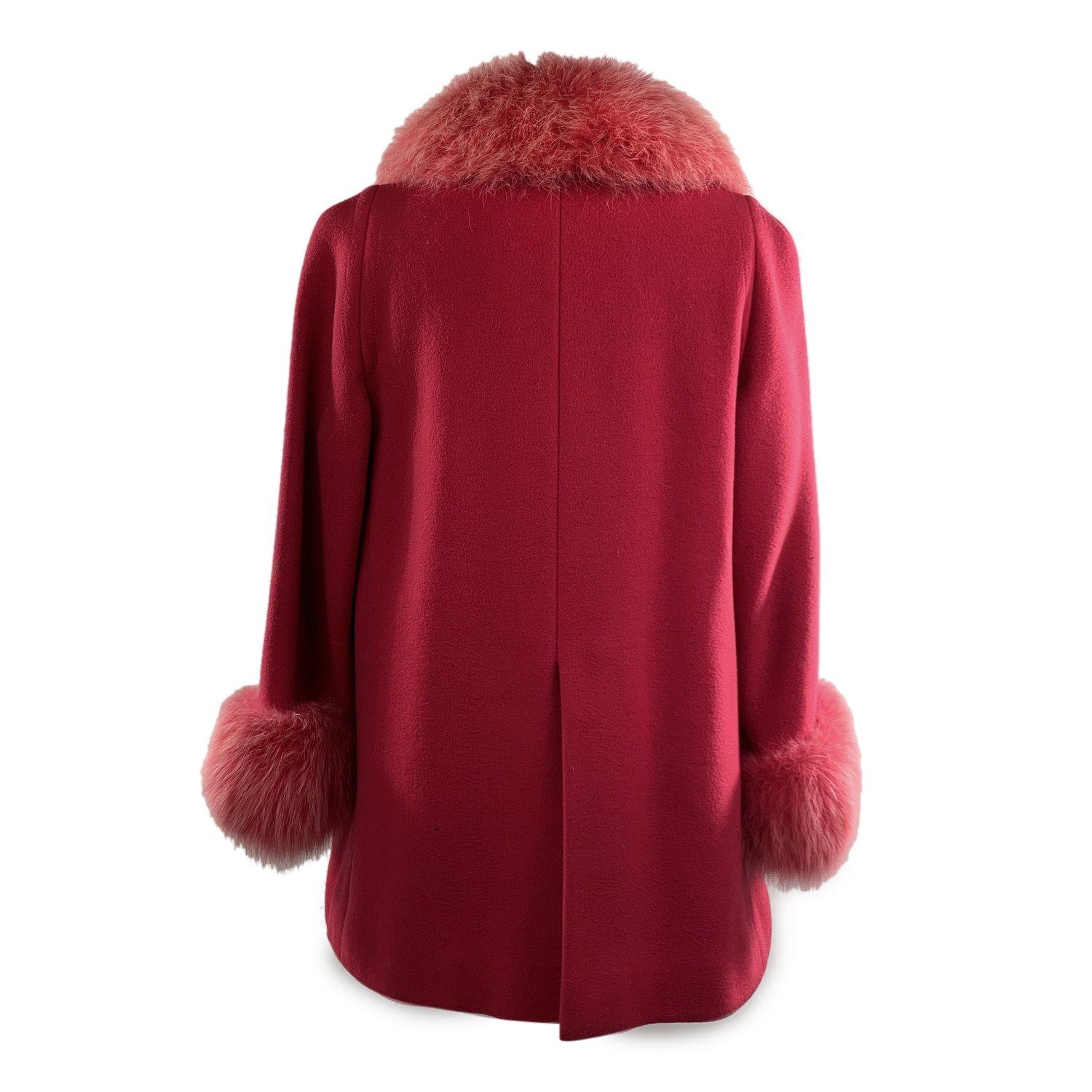 Unsigned Vintage Hot Pink Wool Double Breasted Coat with Fox Fur Trim In Excellent Condition In Rome, Rome