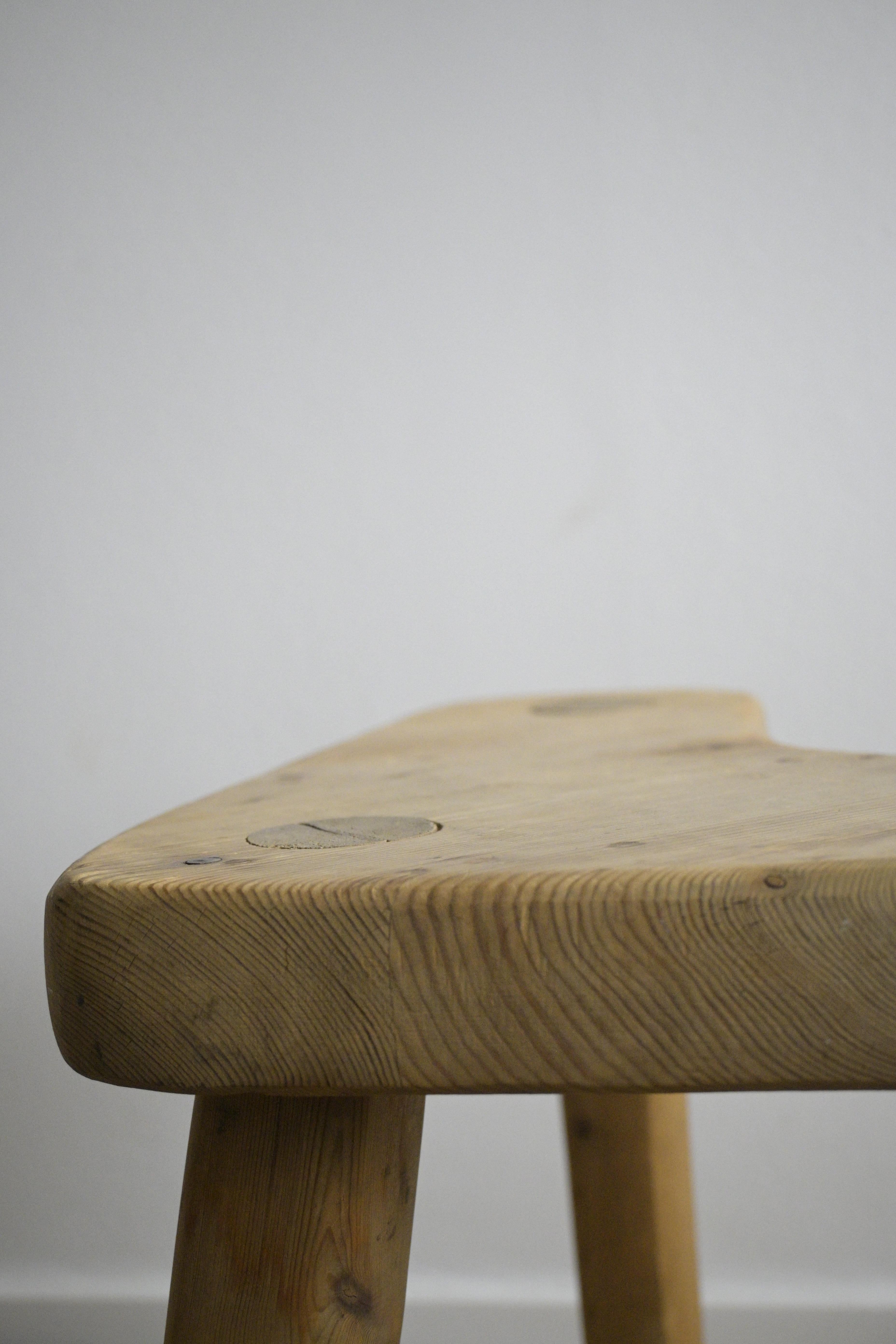 Hand-Crafted Unsymmetric Pine Stool or Side Table by Stig Sandqvist, Vemdalen, Sweden 1950s For Sale