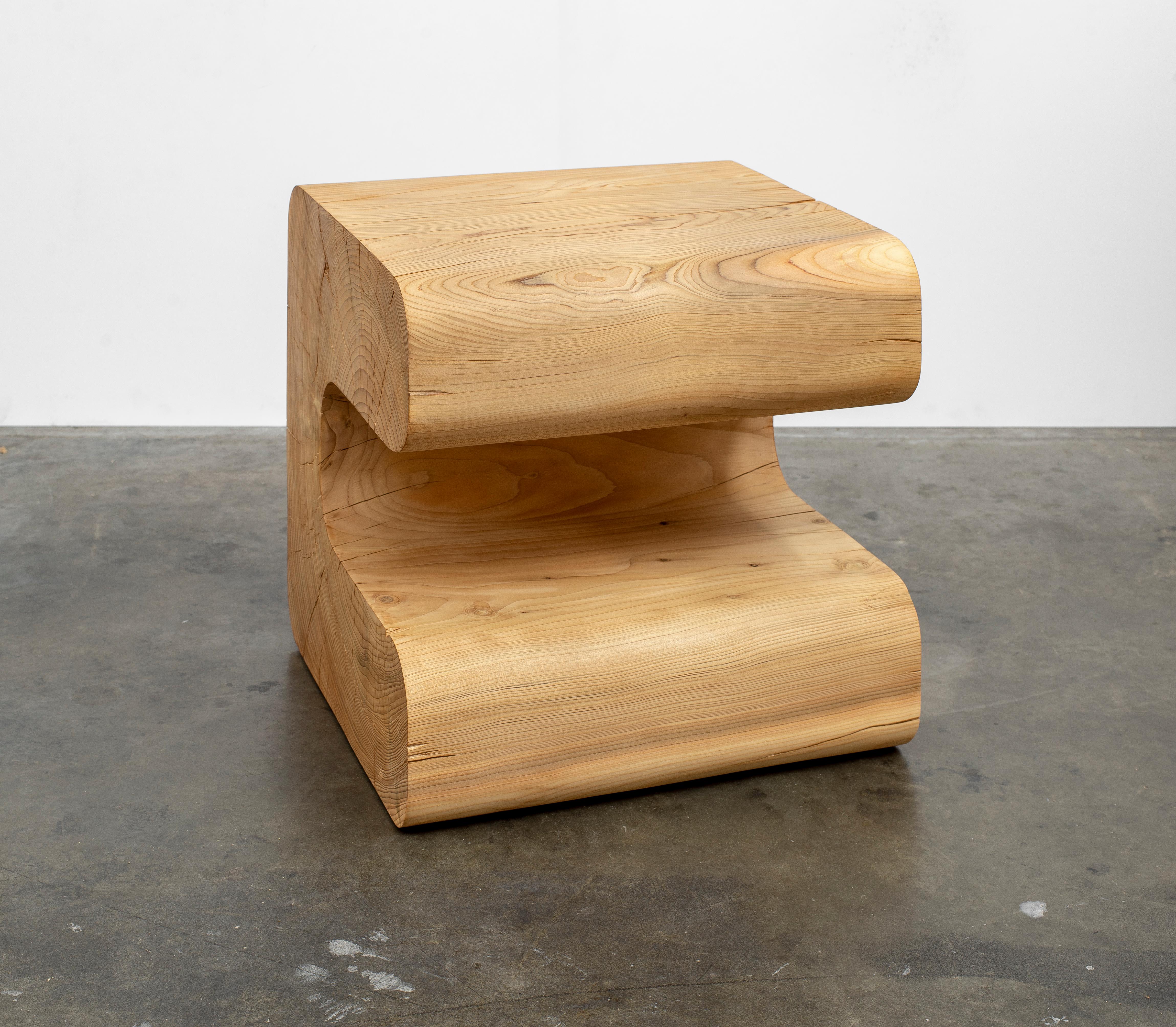 Moderne Table d'appoint sculpturale Deodar Cedar sans titre de Christopher Norman en vente