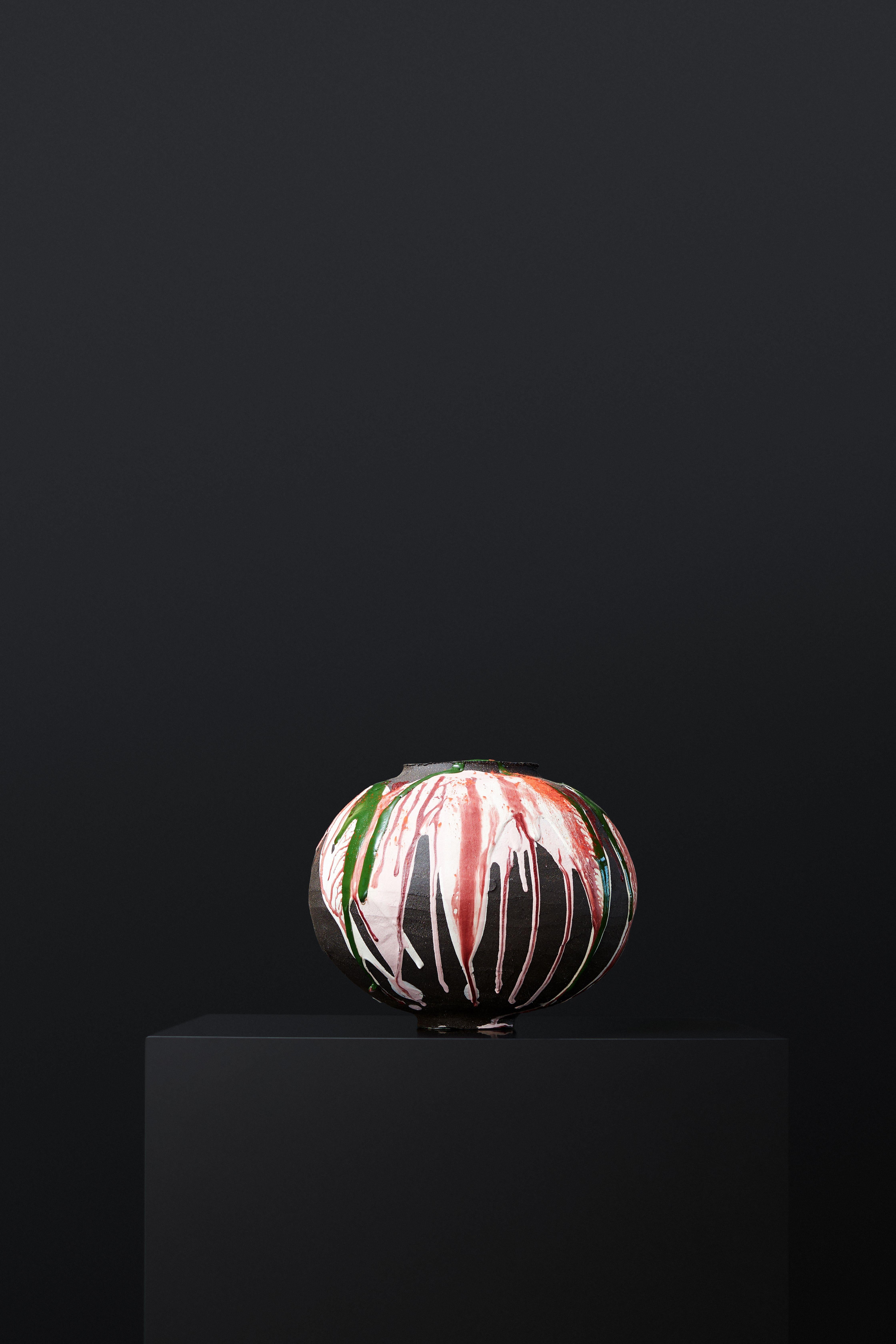 Postmoderne Vase n° 52 de Marea Hildebrand en vente