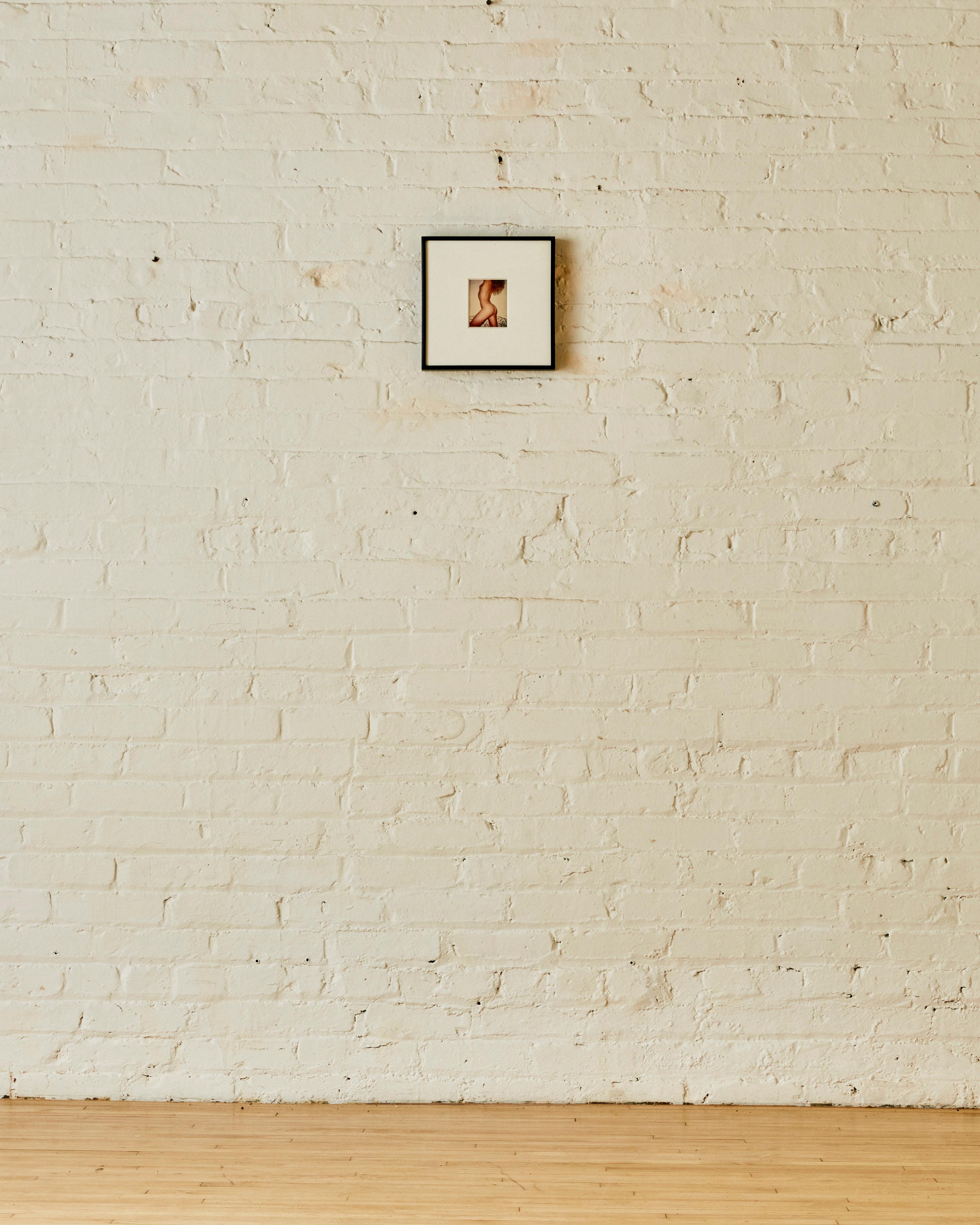 Retrato polaroid desnudo sin título de Franco Fontana (italiano, nacido en 1933)   Firmado y fechado. 

