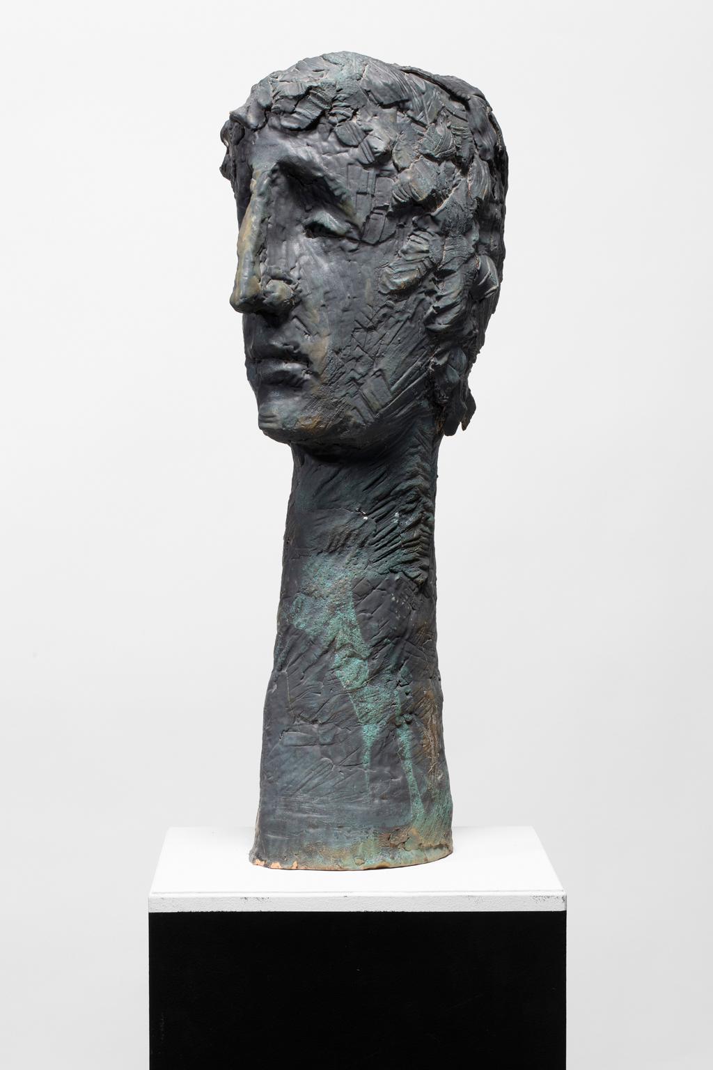 Judy Brady: Keramikkopf mit Skulptur (Ende des 20. Jahrhunderts) im Angebot