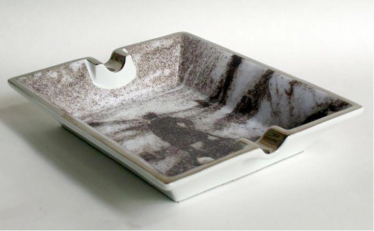 Untitled (Wanderer Ashtray), designed 1999
Porcelain with hand painted silver trim
Measures: 1¾ H x 7½ x 6½ inches
Limited edition.

The image used on this ashtray by Vik Muniz is taken from Caspar David Friedrich’s The Wanderer above the Sea