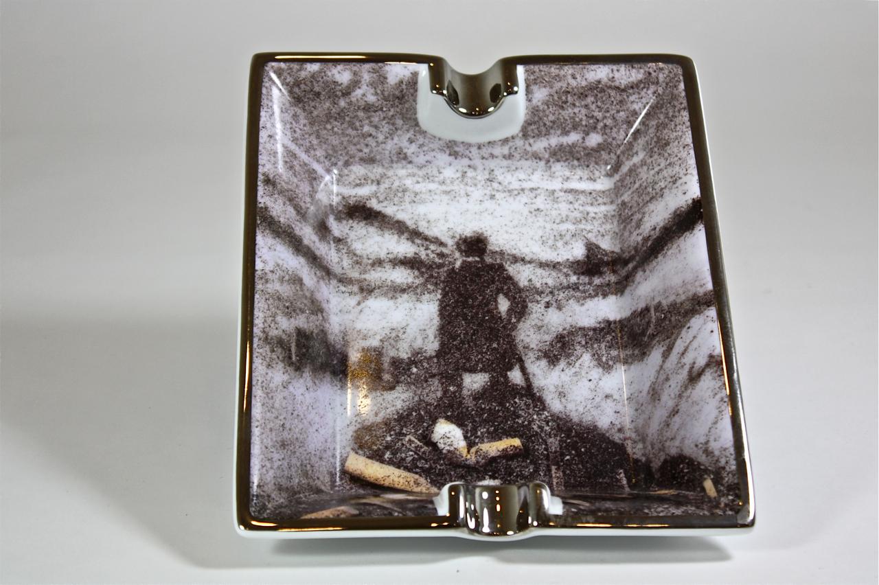 Untitled 'Wanderer Ashtray' by Vik Muniz In Excellent Condition In Jersey City, NJ