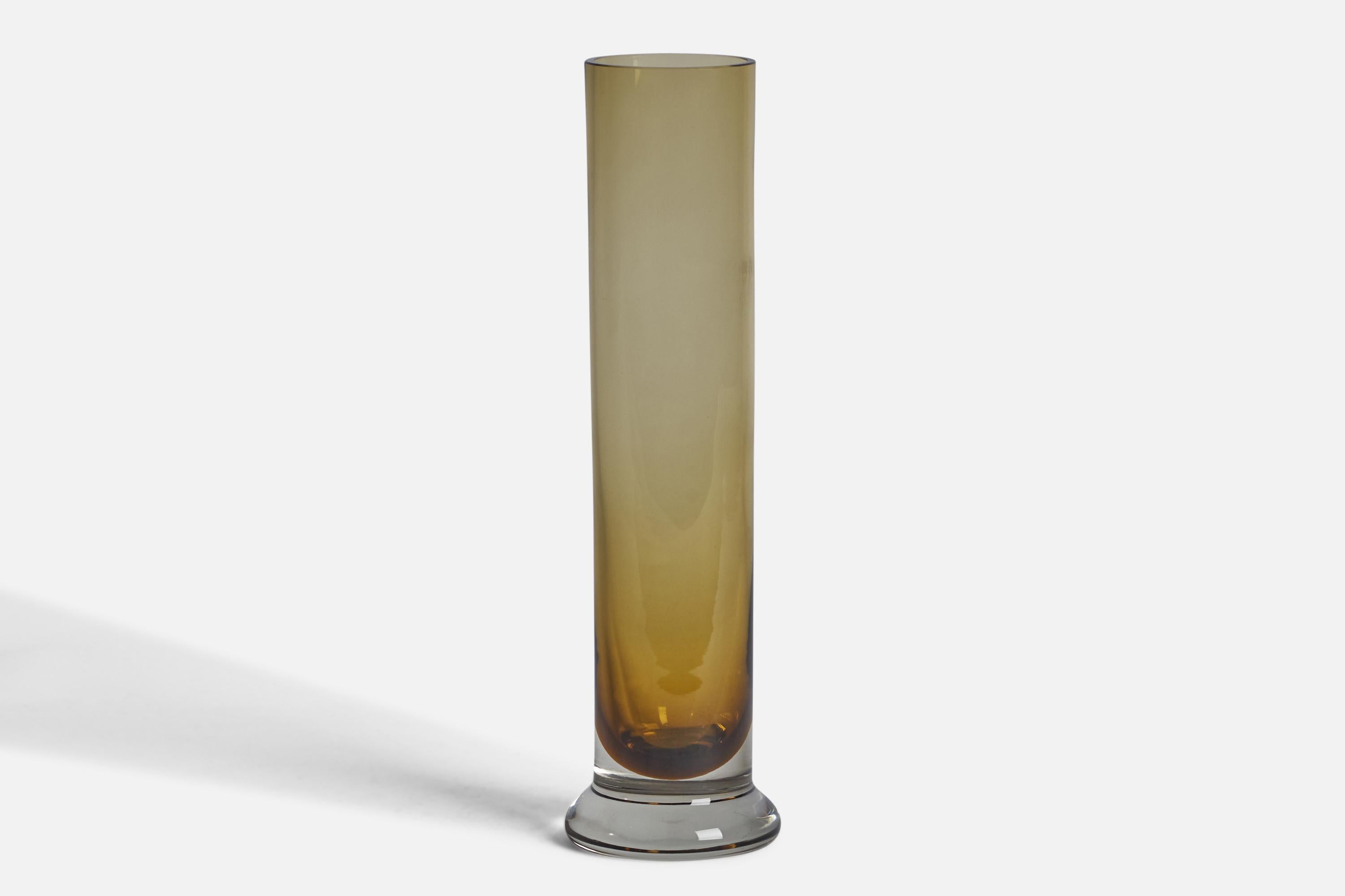 A yellow-coloured blown glass vase designed by Unto Suominen in 1964 and produced by Iittala, Finland, 1960s.