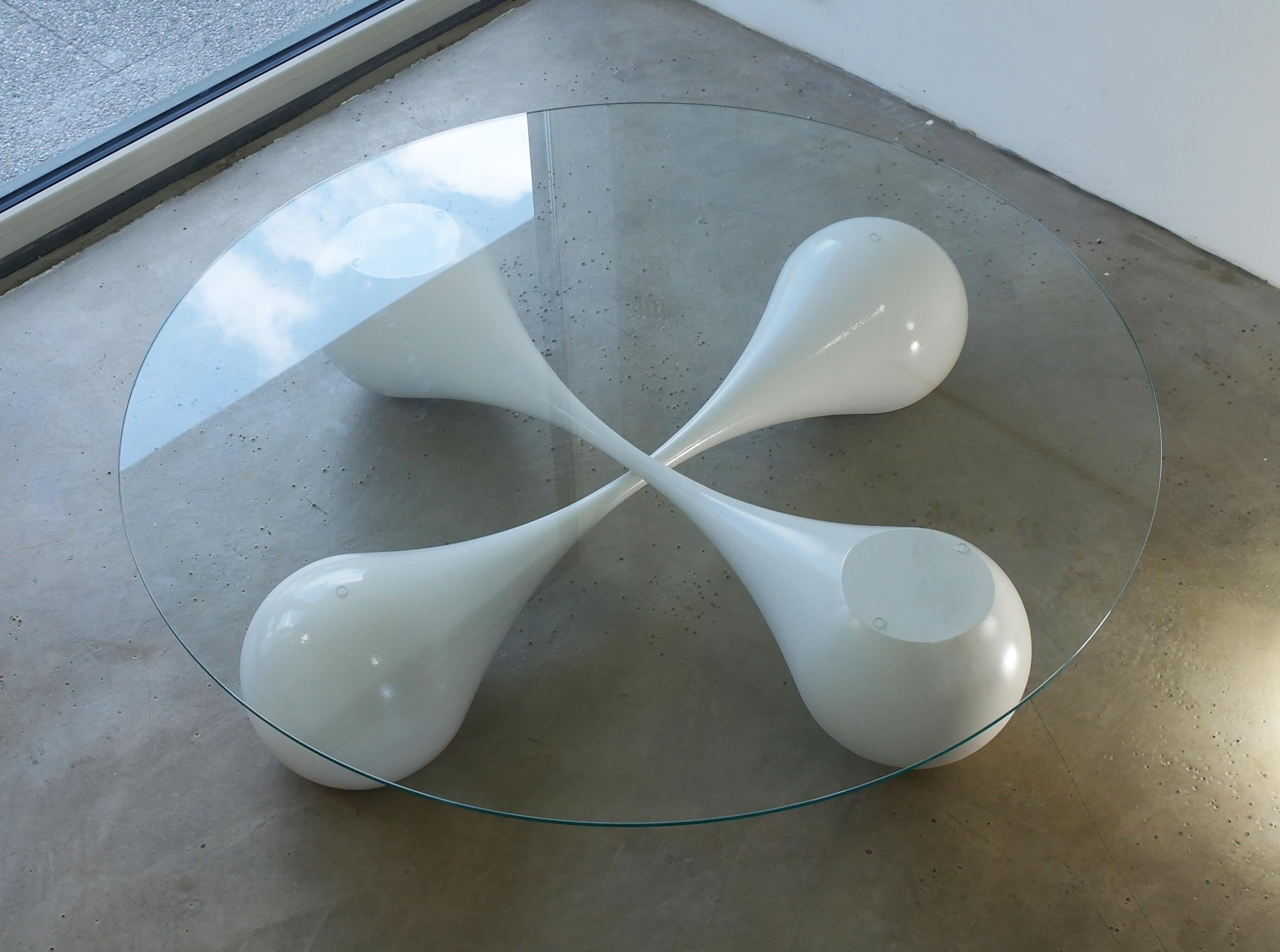“Untouchables” Sculptural Streamline Shaped Coffee Table For Sale 2