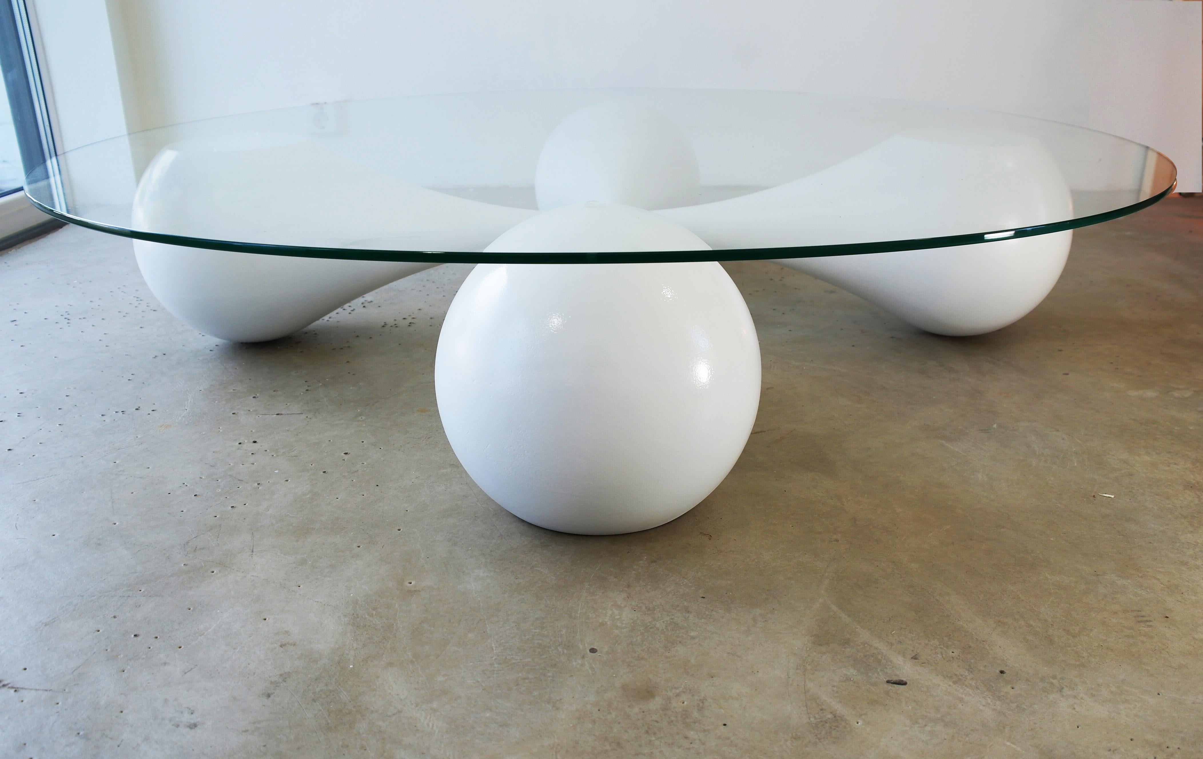 “Untouchables” Sculptural Streamline Shaped Coffee Table For Sale 5