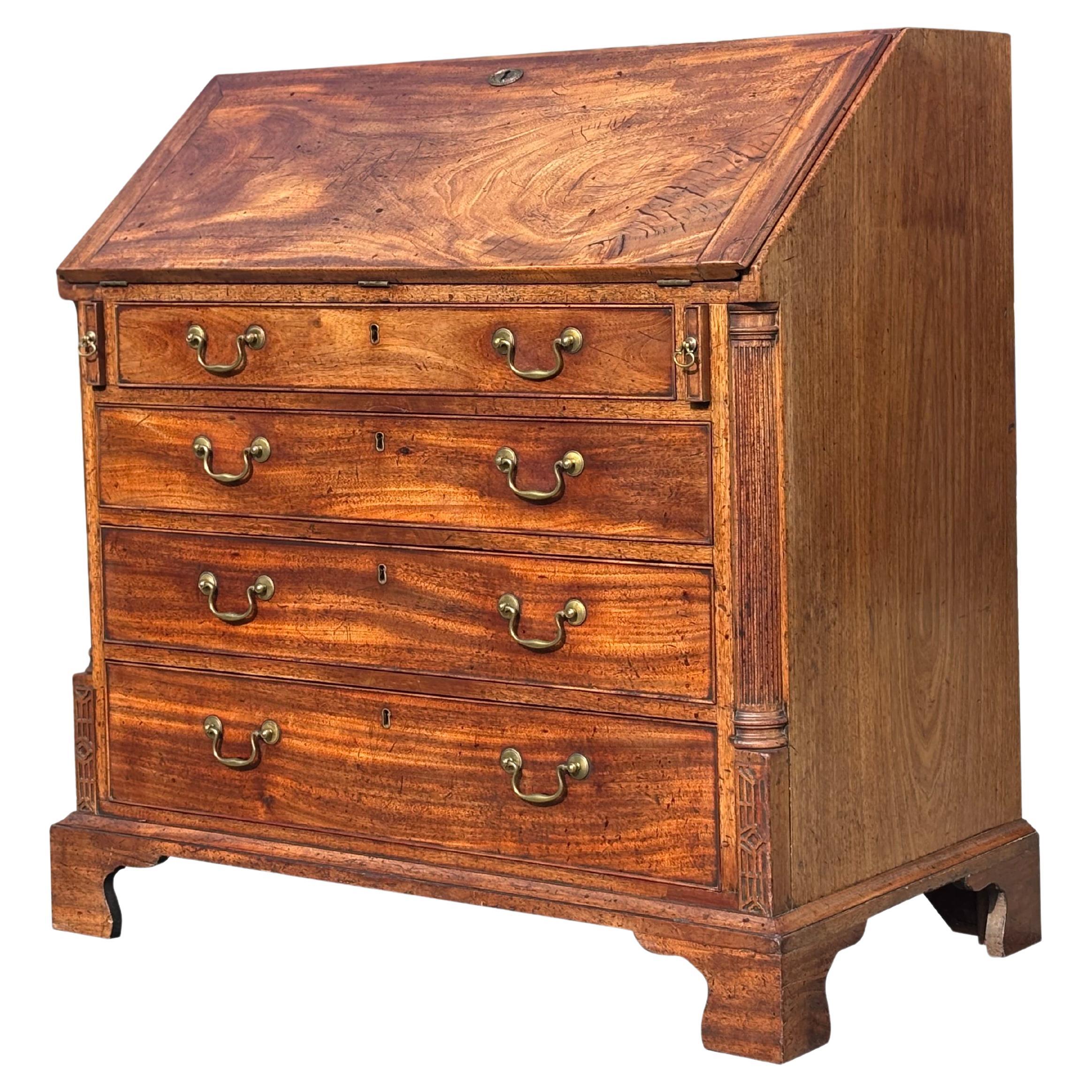 Bureau intact en acajou du XVIIIe siècle de la période George III