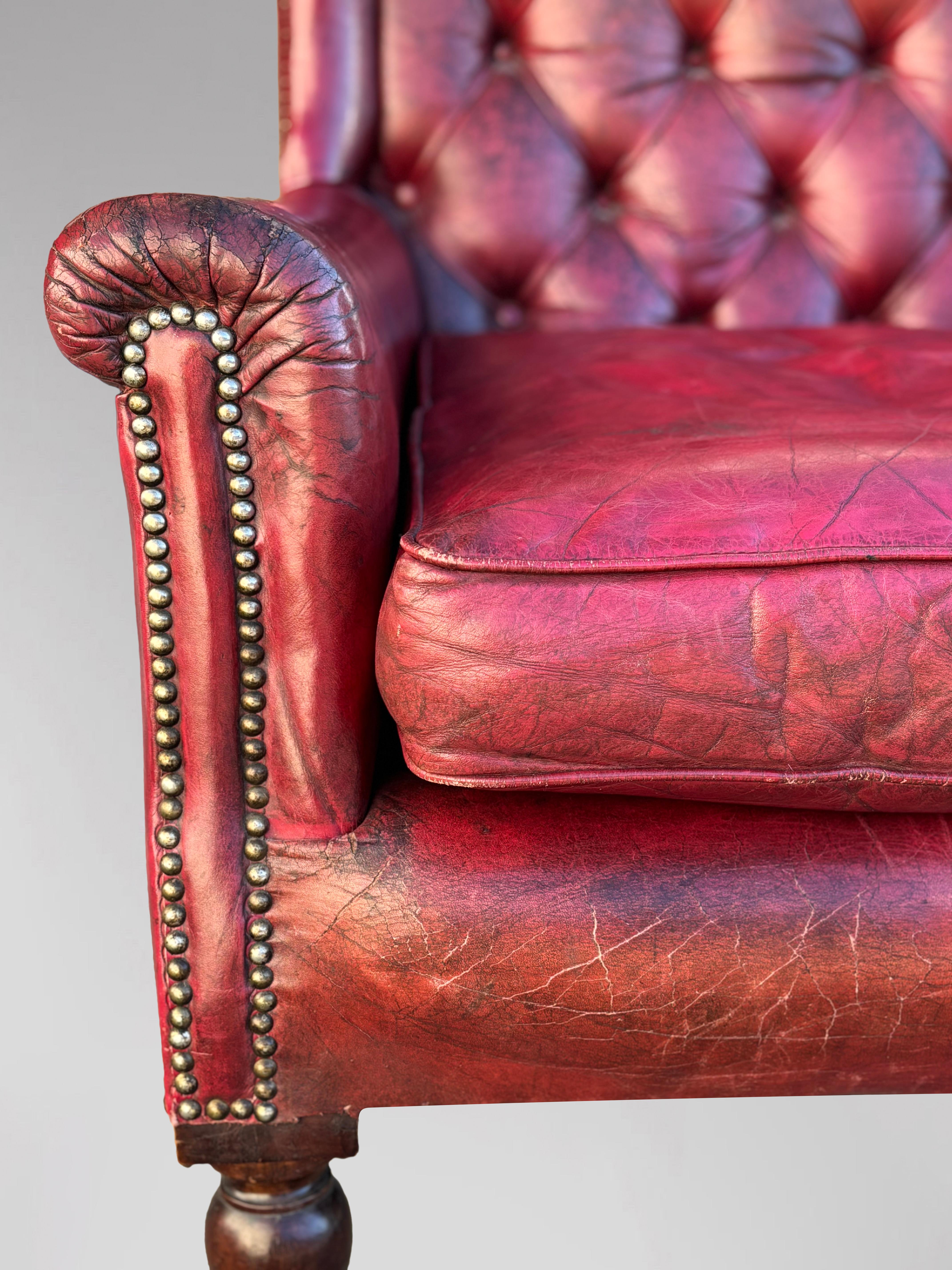 Sillón victoriano intacto de cuero rojo del siglo XIX con alas Británico en venta