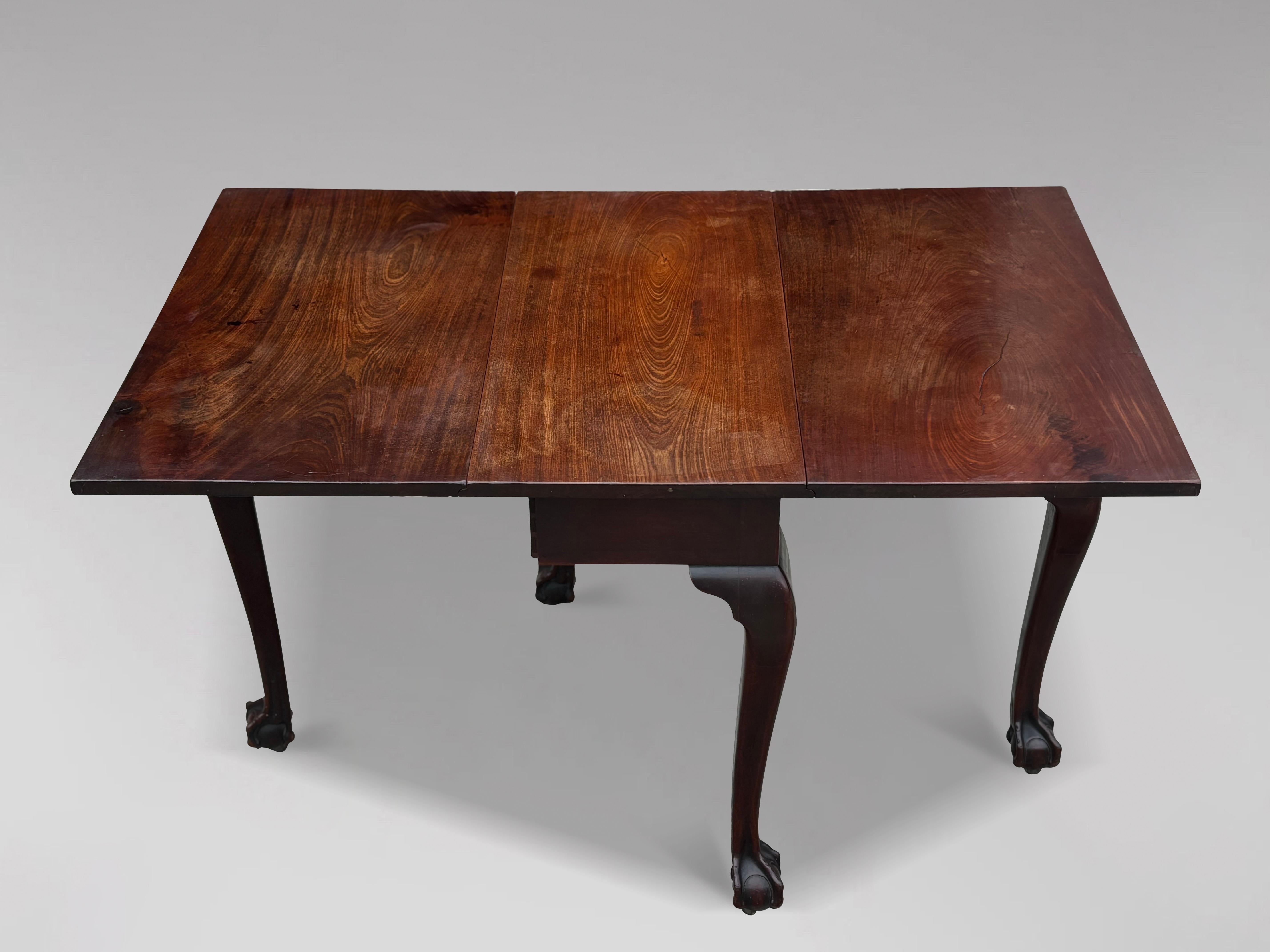 Untouched Mid 18th Century George II Period Mahogany Drop-Leaf Dining Table For Sale 2