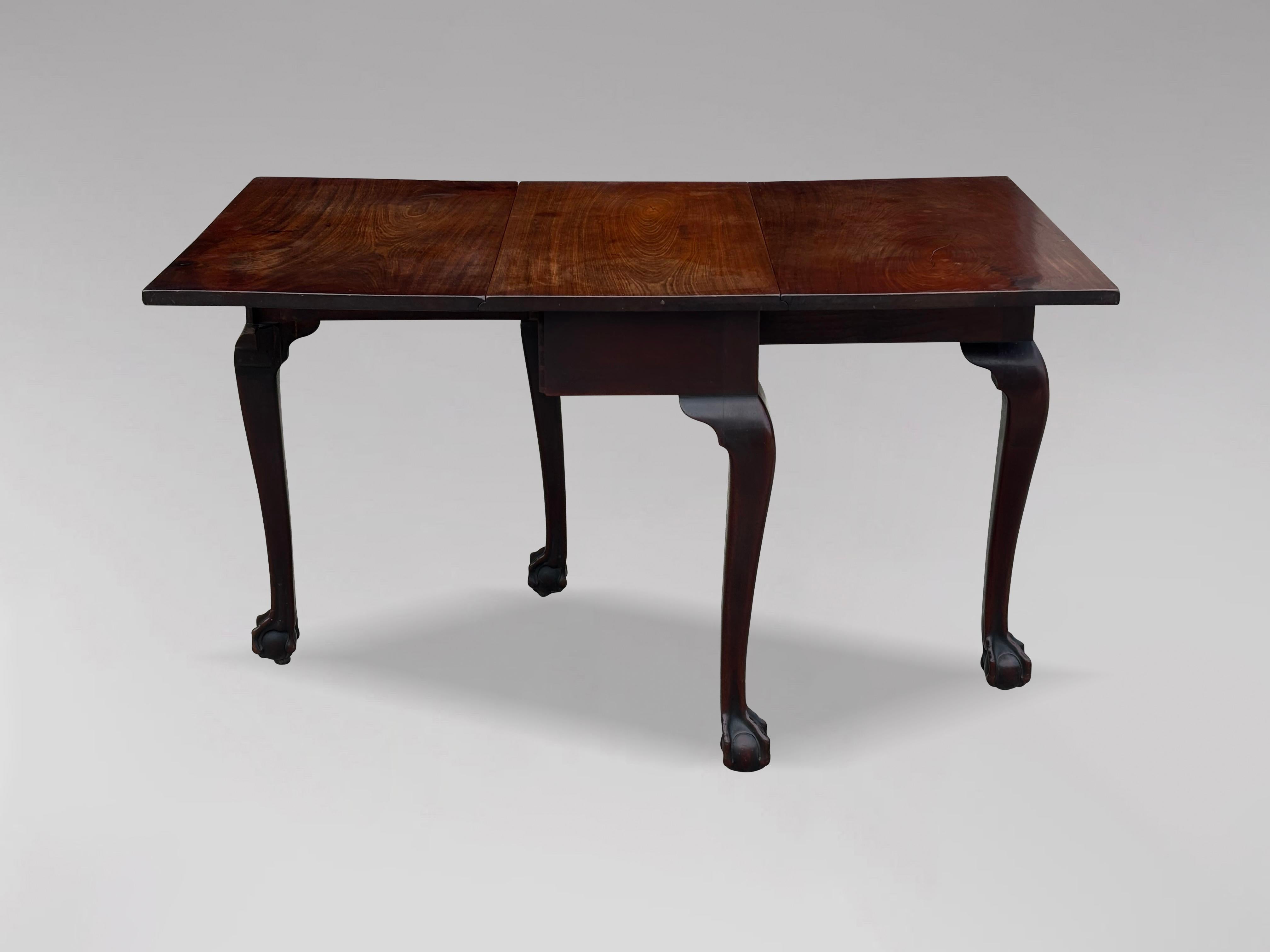 Untouched Mid 18th Century George II Period Mahogany Drop-Leaf Dining Table For Sale 5