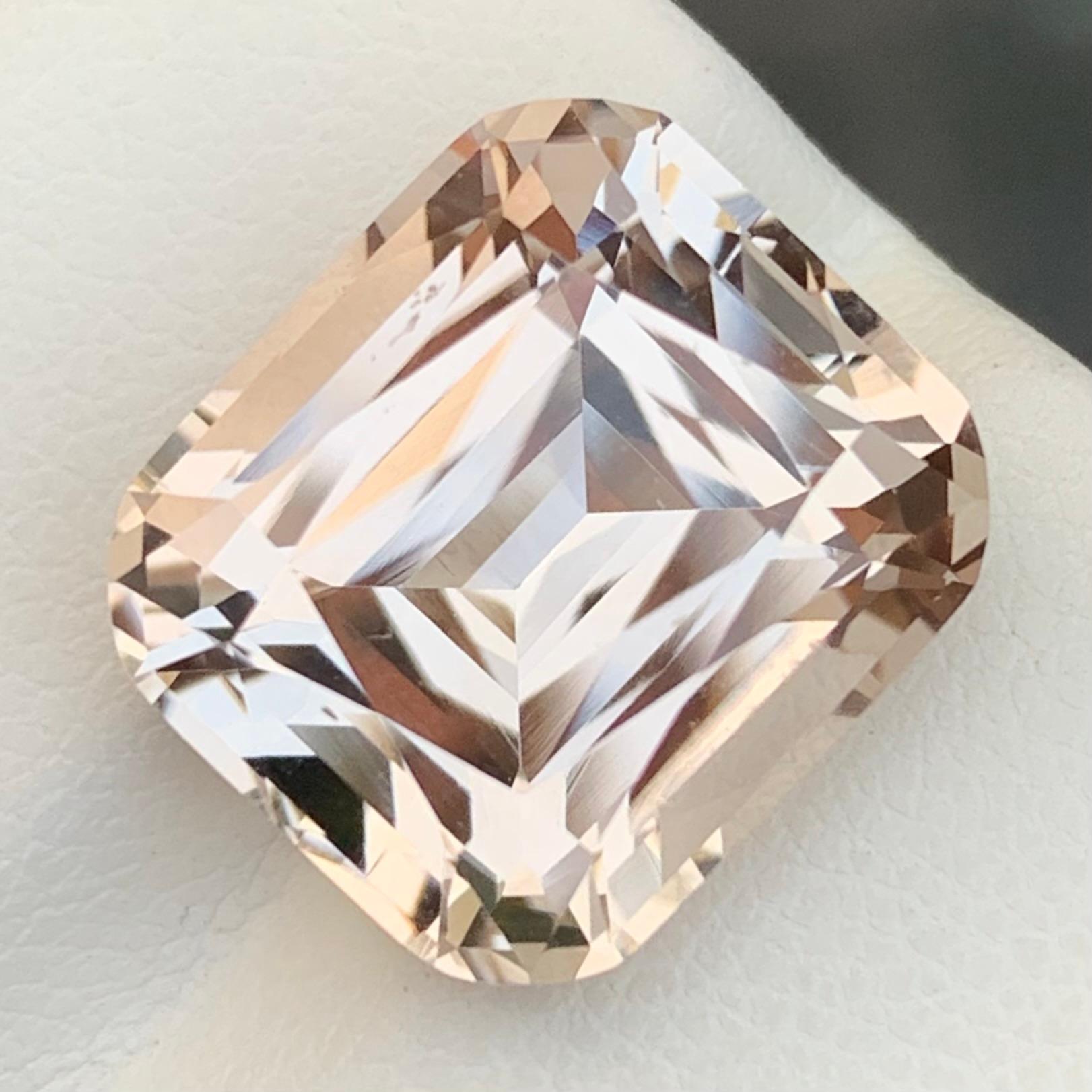 Topaze dorée non traitée 16,80 carats, taille coussin, en vrac en vente 1