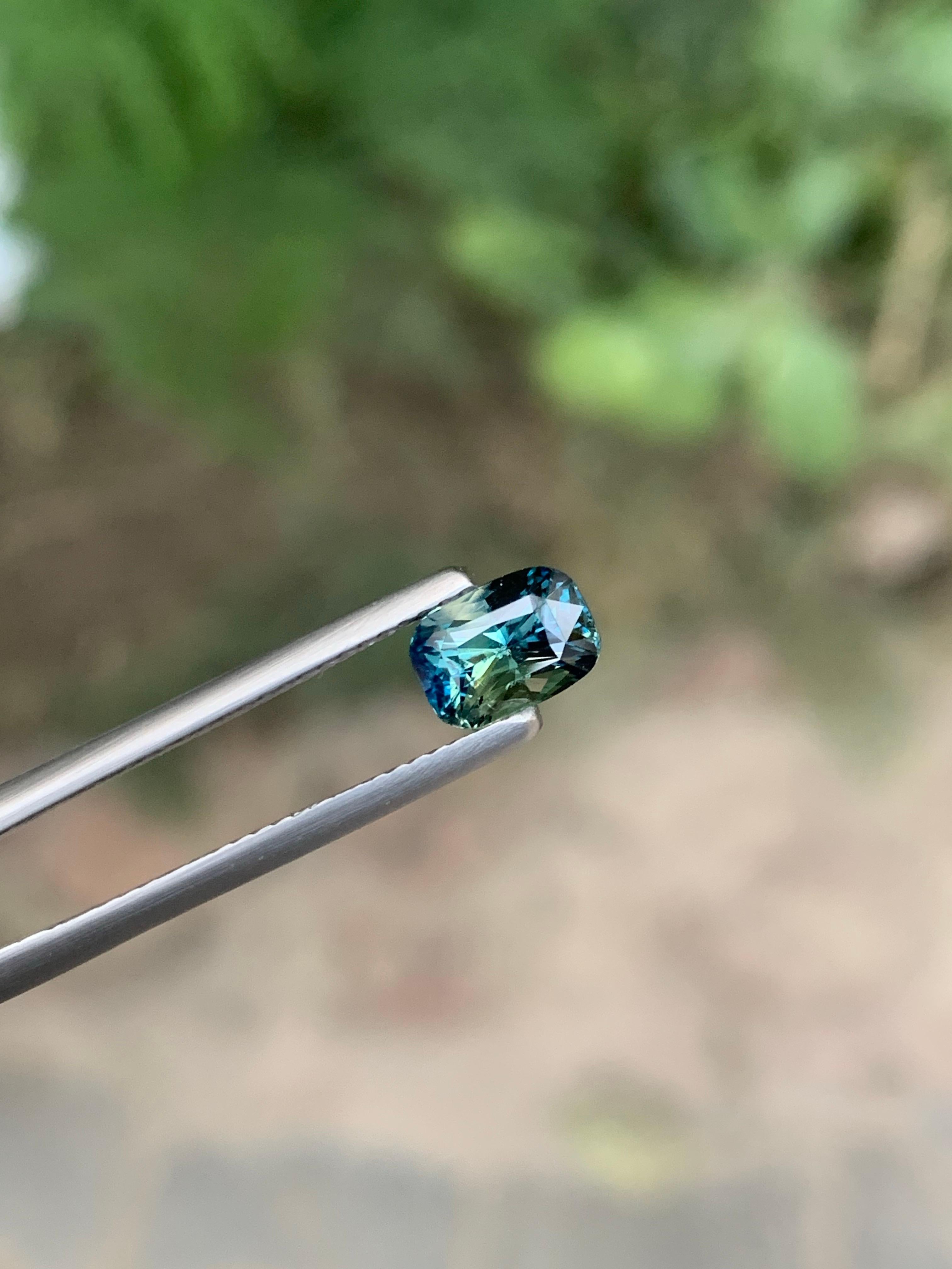 Unbehandelter zertifizierter 1,51 Karat natürlicher loser dreifarbiger Saphir aus Madagaskar im Angebot 4