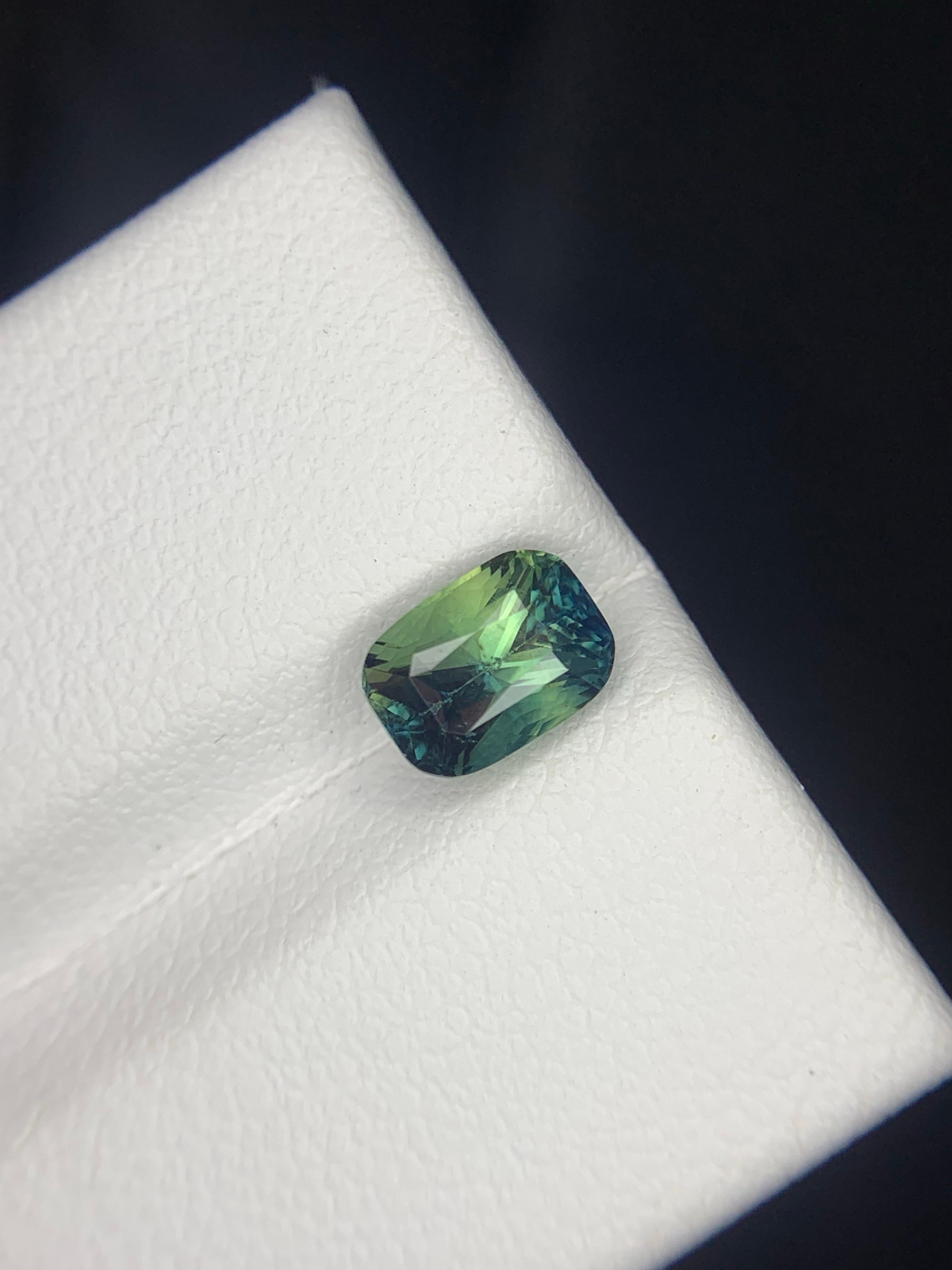 Unbehandelter zertifizierter 1,51 Karat natürlicher loser dreifarbiger Saphir aus Madagaskar im Angebot 7