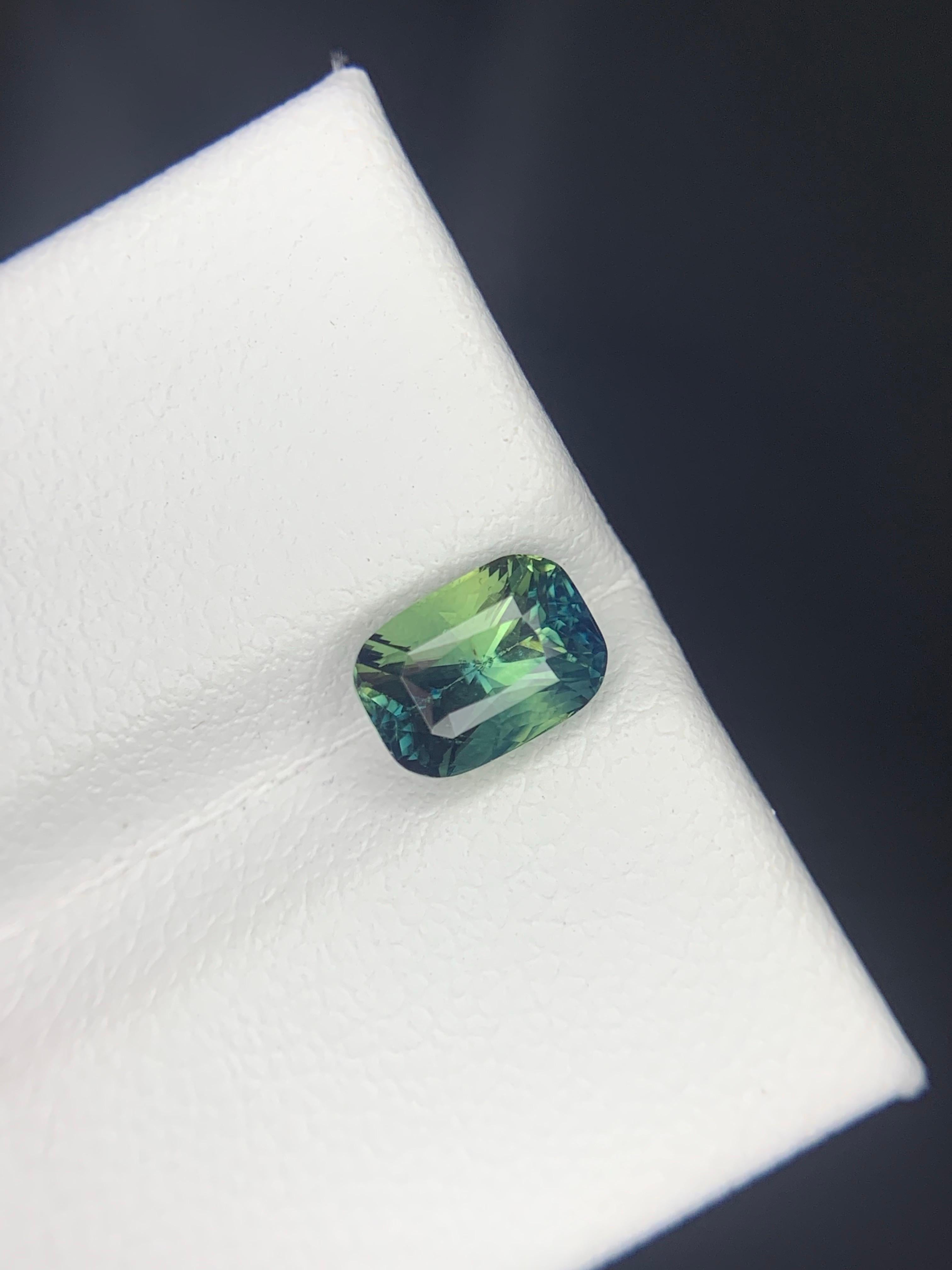 Unbehandelter zertifizierter 1,51 Karat natürlicher loser dreifarbiger Saphir aus Madagaskar im Angebot 2
