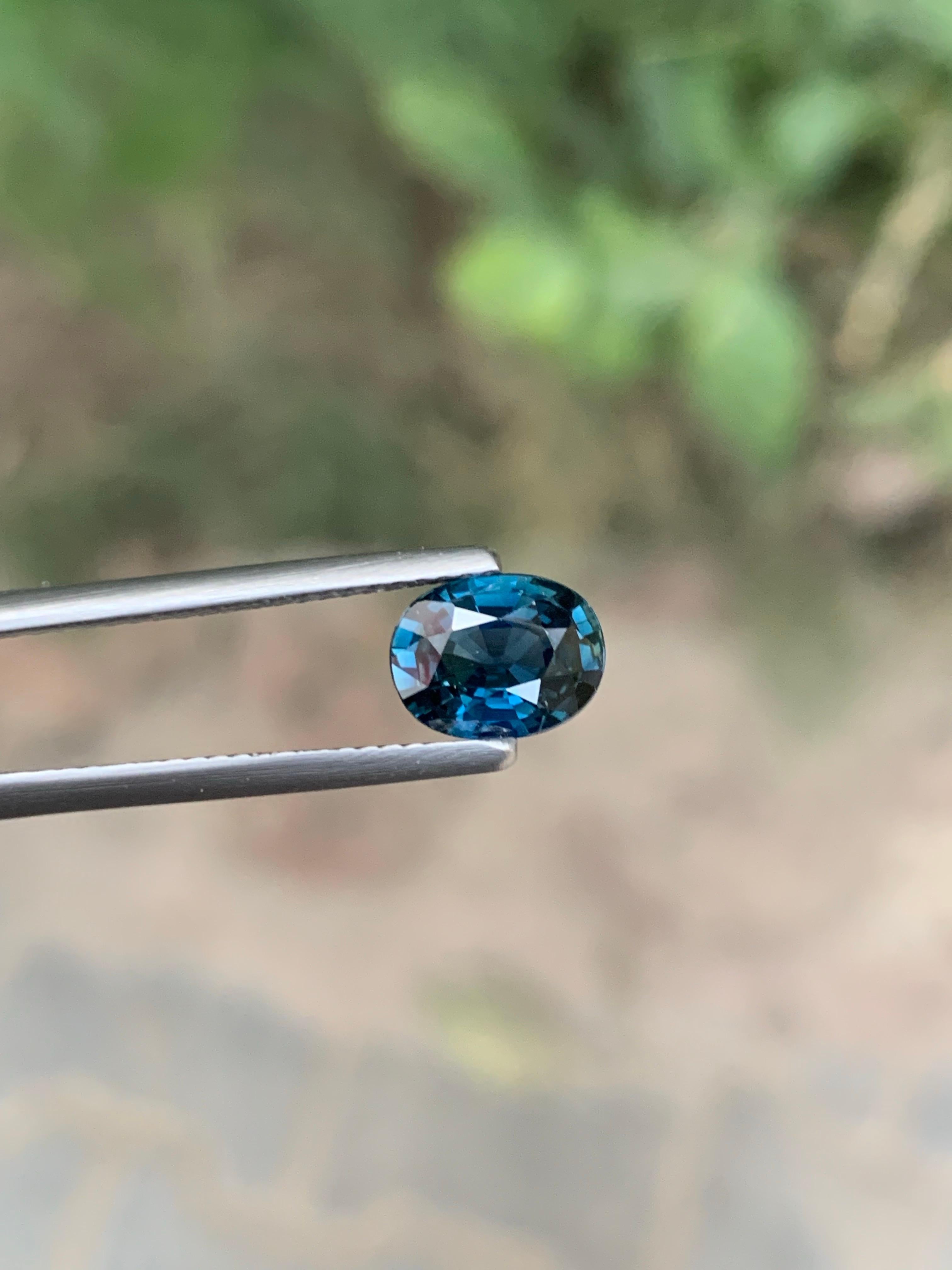 Unbehandelter zertifizierter 1,68 Karat natürlicher loser Saphir in ovaler Form Edelstein im Zustand „Neu“ im Angebot in Peshawar, PK