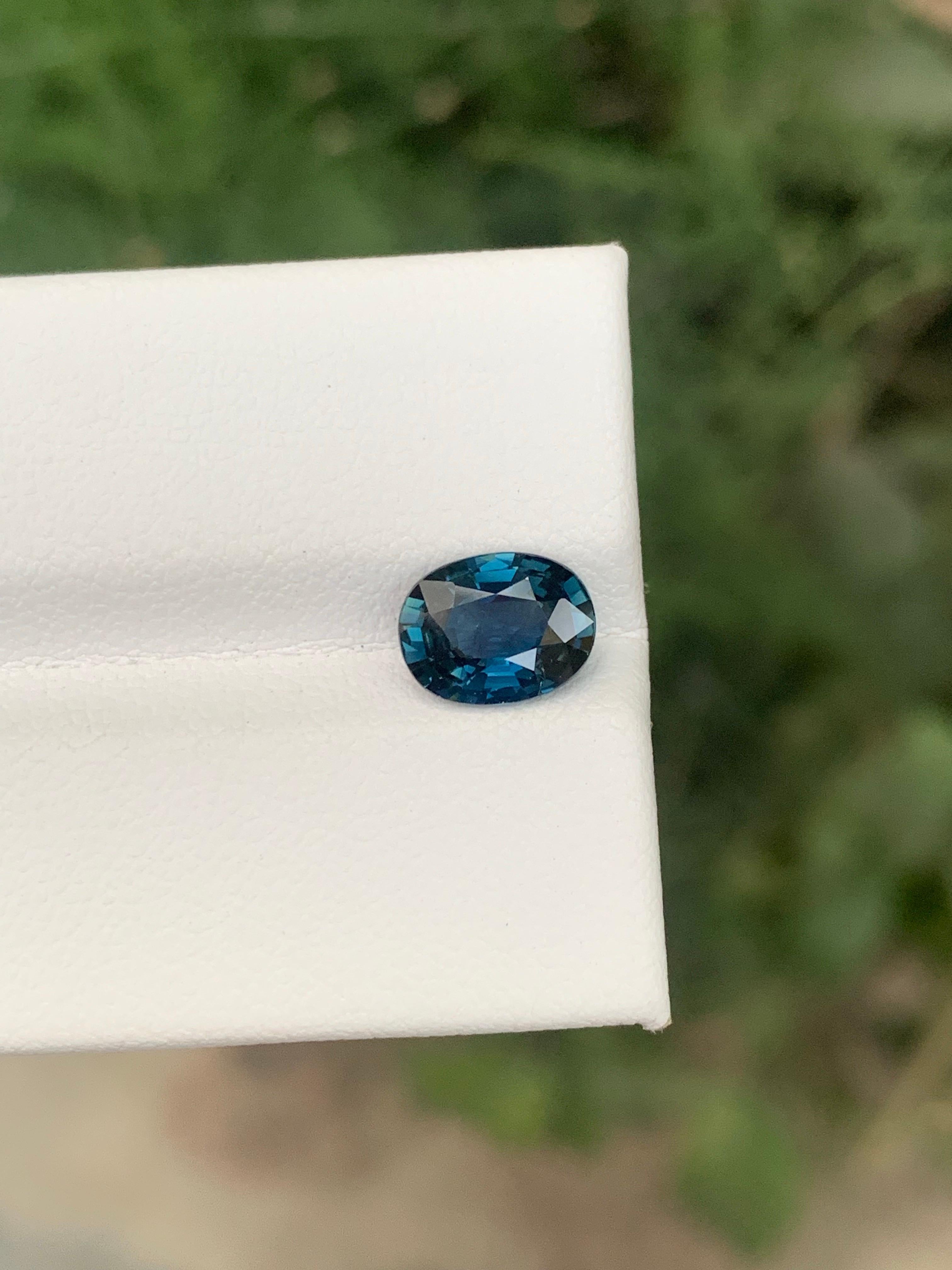 Unbehandelter zertifizierter 1,68 Karat natürlicher loser Saphir in ovaler Form Edelstein für Damen oder Herren im Angebot