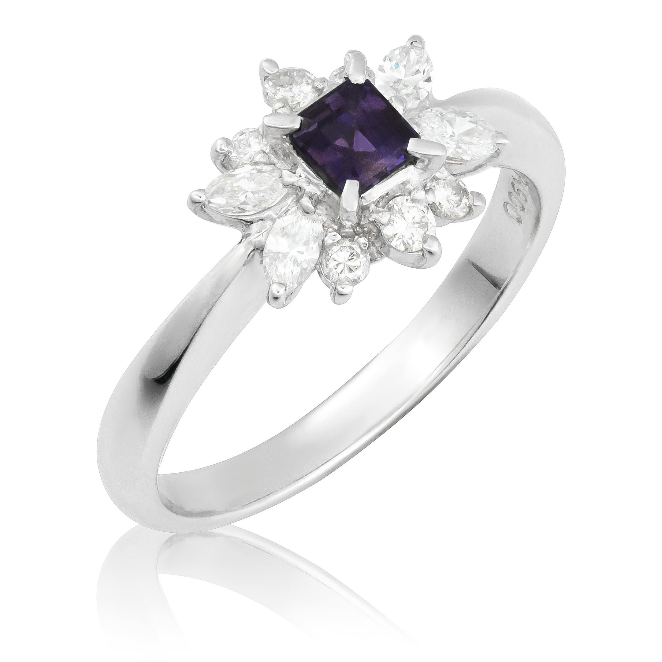 Untreated Color Change Alexandrite Stone 0.30 cts in Platinum Ring with Diamonds In New Condition For Sale In Los Angeles, CA