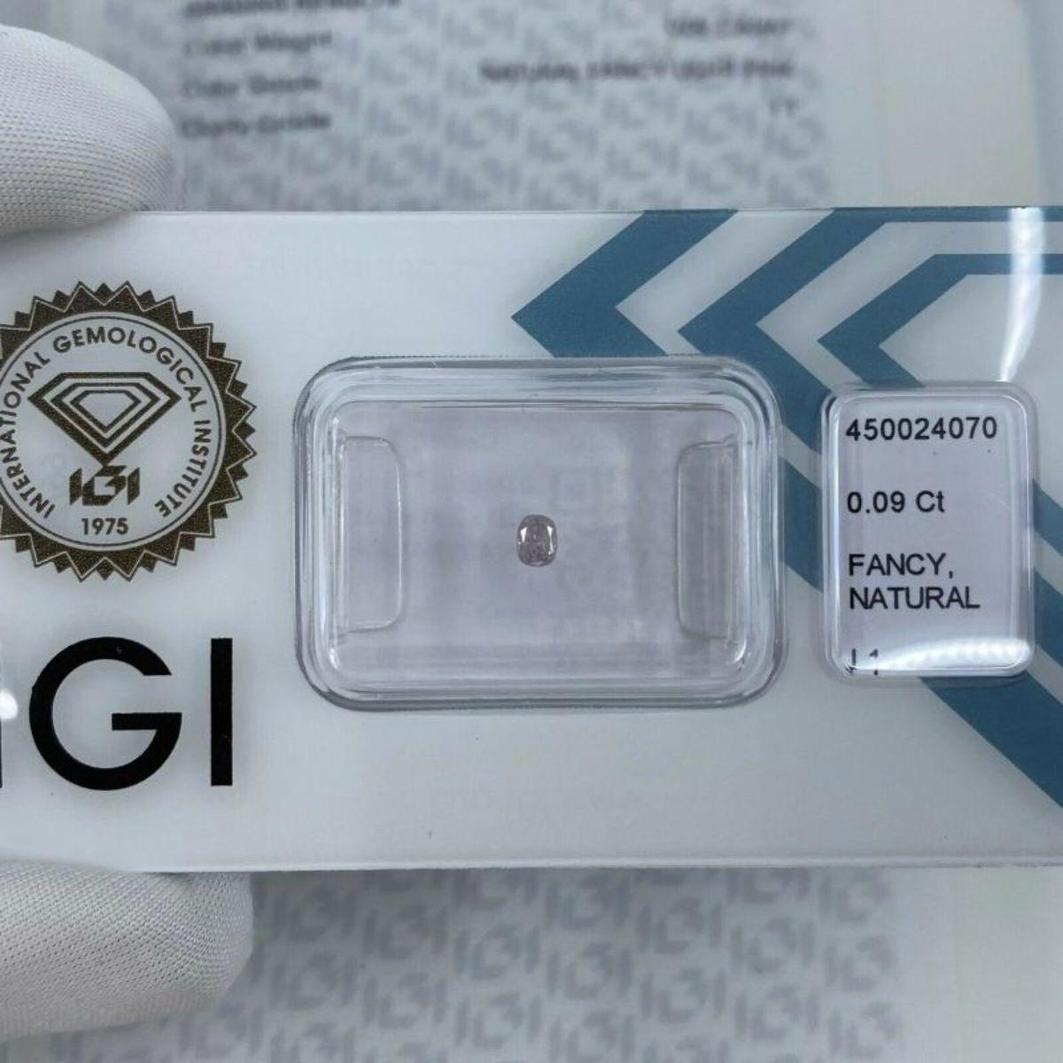Untreated Fancy Pink Diamond IGI Certified 0.09ct Sealed Blister I1 Cushion Cut 1