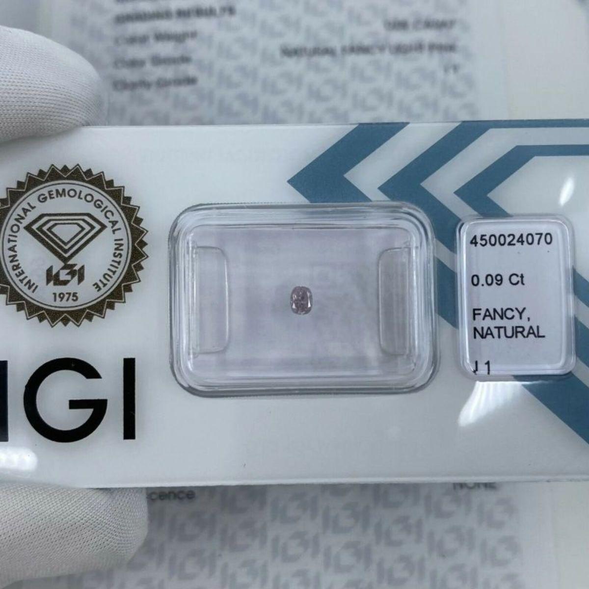 Untreated Fancy Pink Diamond IGI Certified 0.09ct Sealed Blister I1 Cushion Cut 4