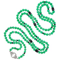 Sautoir longue de jade jadite no tratado, platino, ónix y diamante