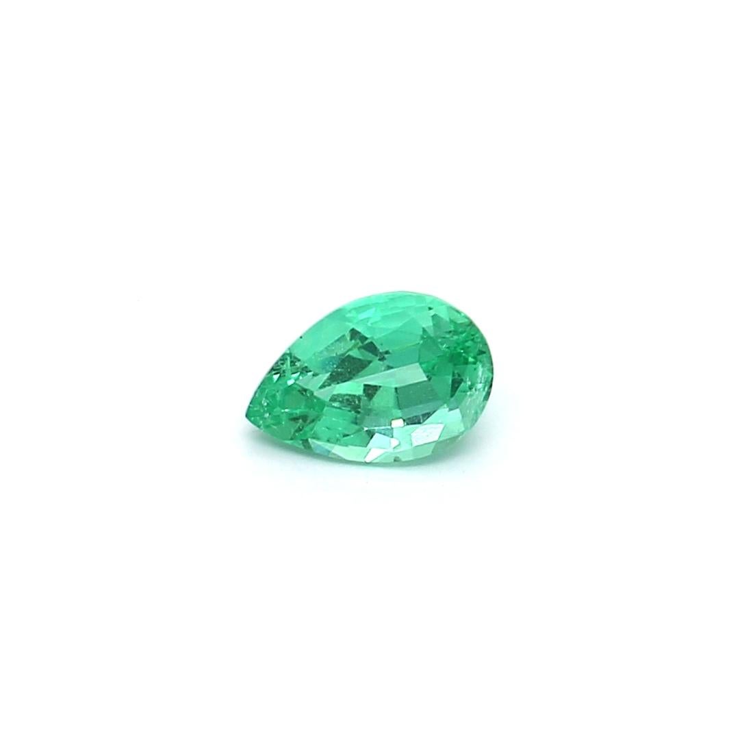 An amazing Russian Emerald which allows jewelers to create a unique piece of wearable art.
This exceptional quality gemstone would make a custom-made jewelry design. Perfect for a Ring or Pendant.

Shape - Pear-shaped
Weight - 0.51 ct
Treatment -