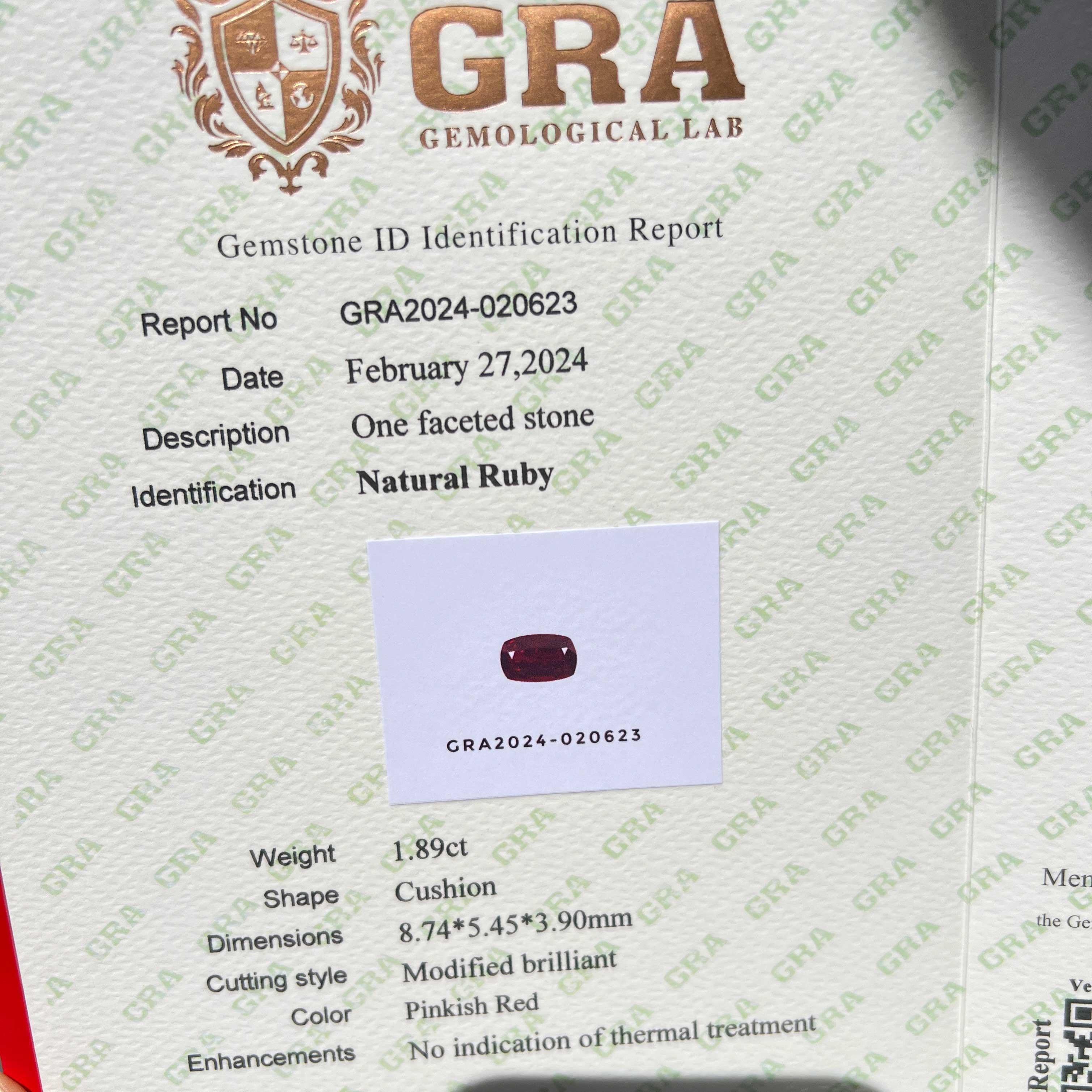 Rubí no tratado de Andilamena / Madagascar 1,89 ct con certificado GRA 9x5x4 mm