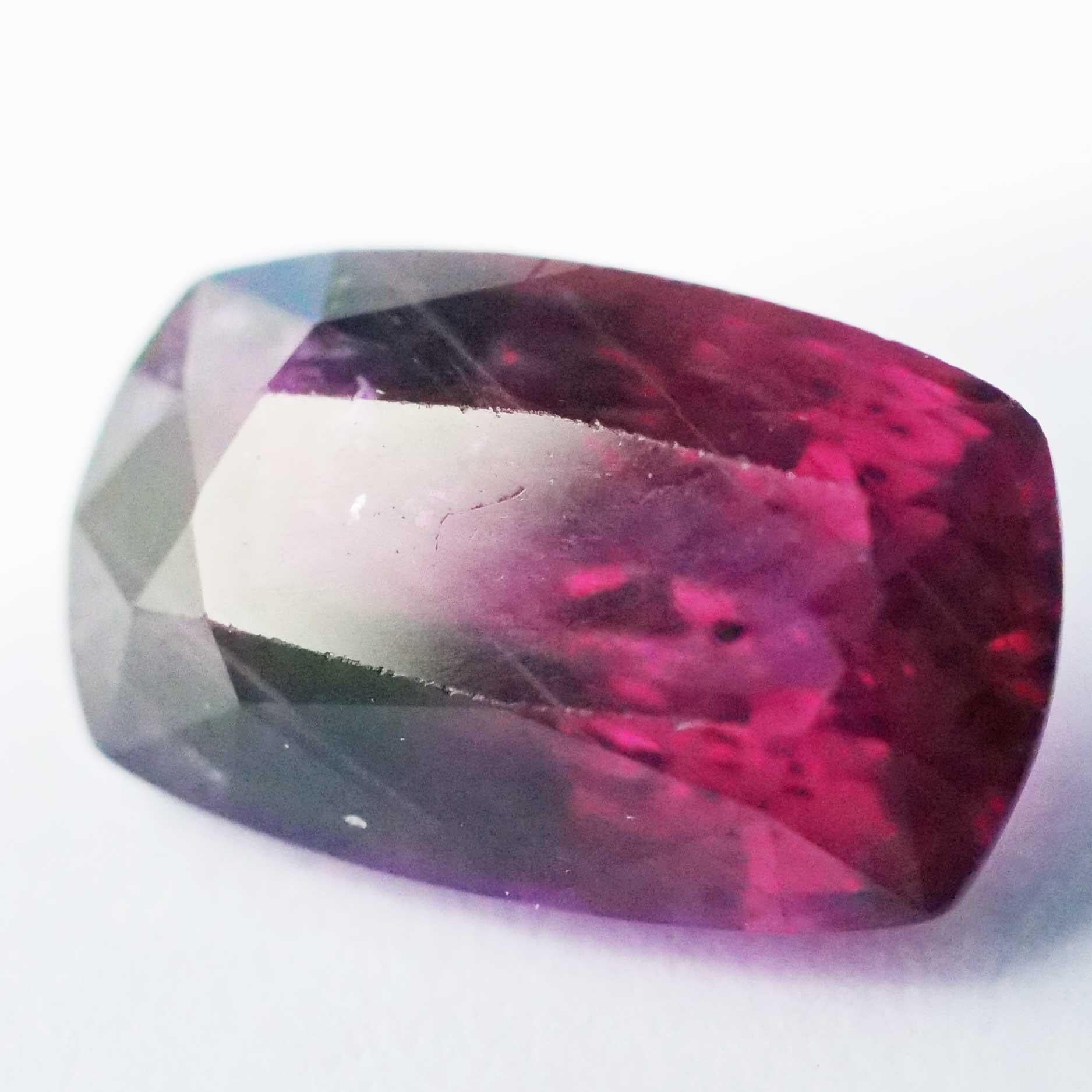 Rubí sin tratar Andilamena Madagascar 1,89 ct GRA certificado 9x5x4 mm Cojín en Nuevo estado para la venta en Viena, Viena